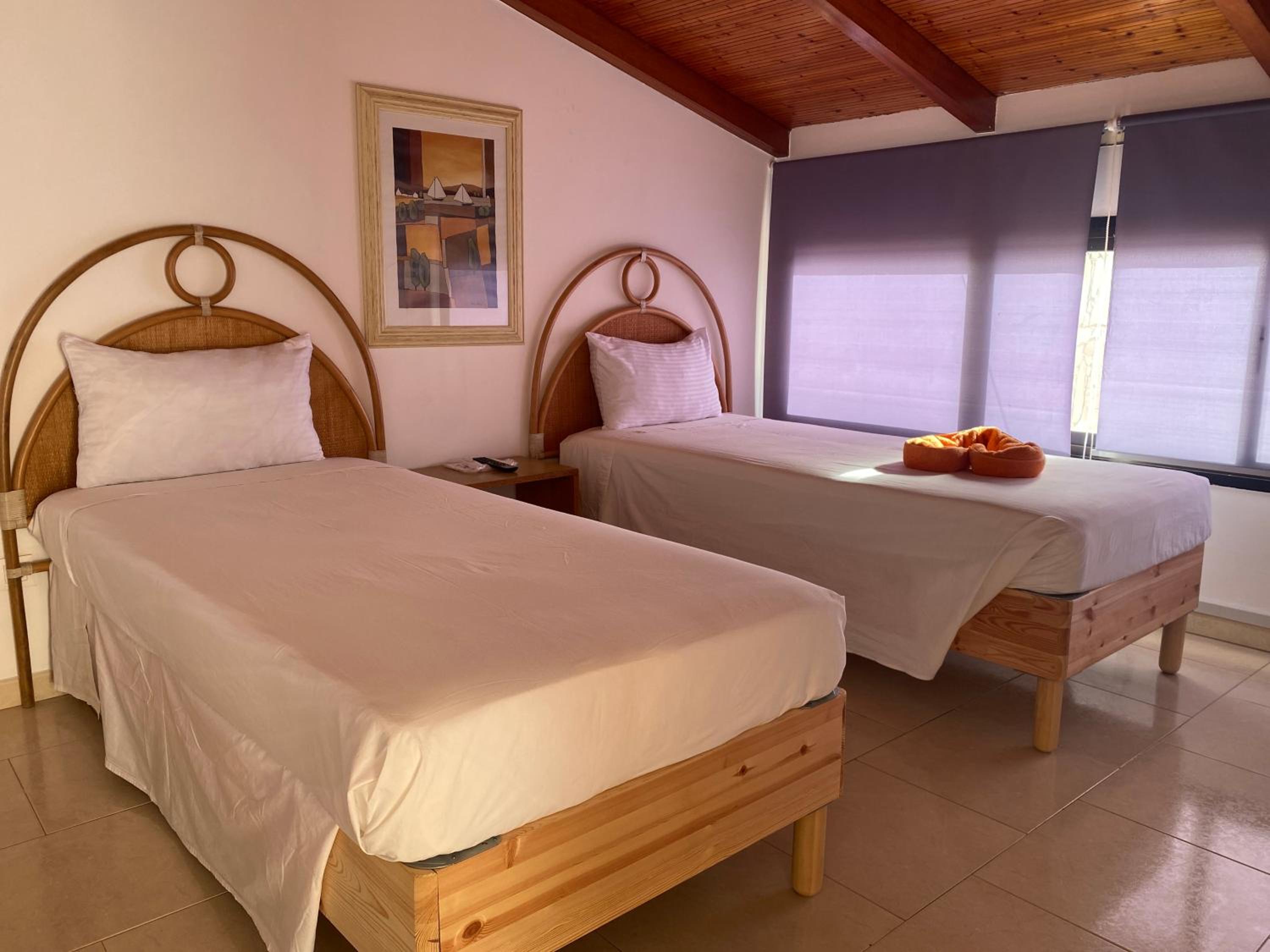 Aparthotel Praia Baixo