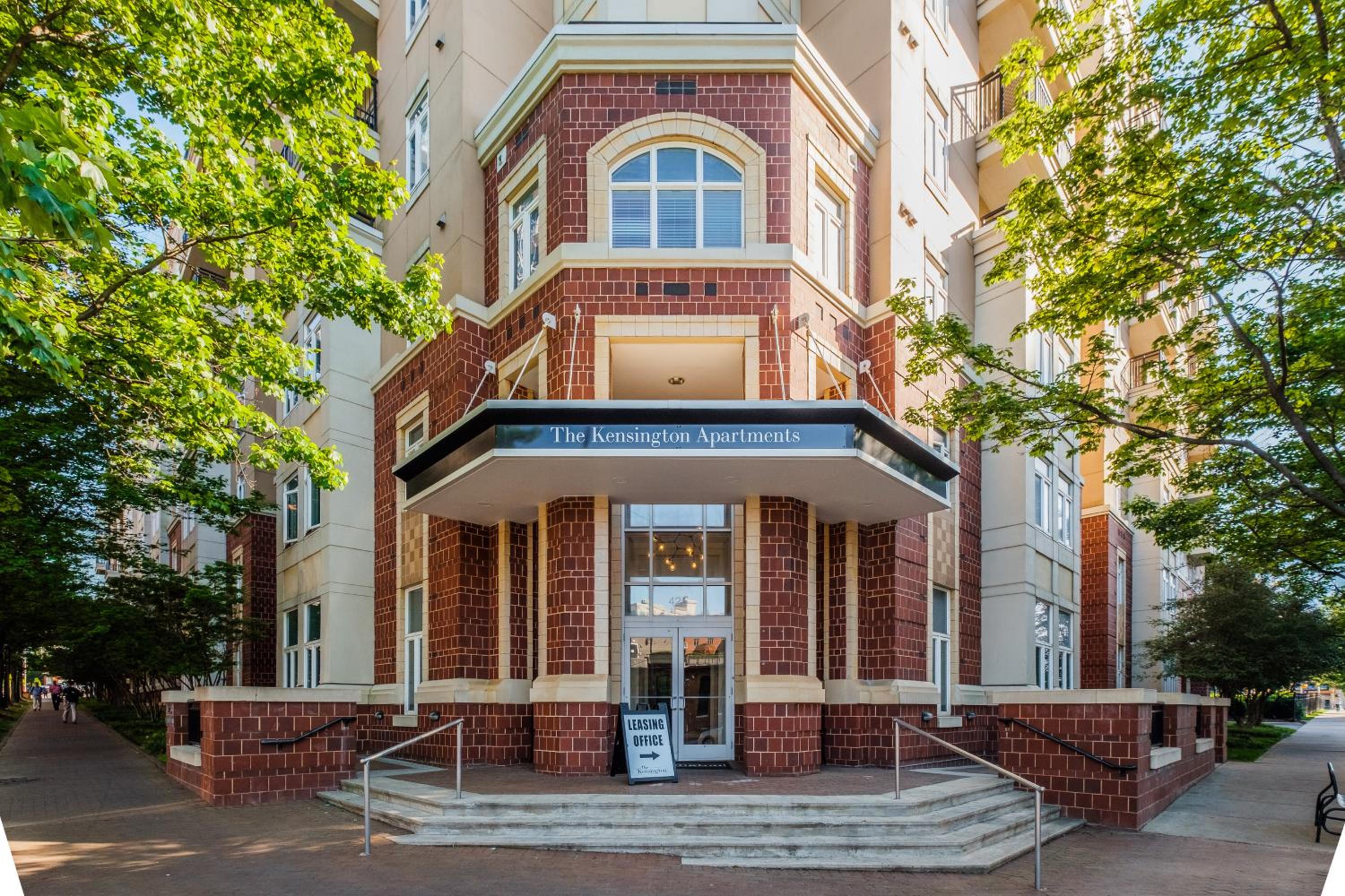 CityScape Flat- 3BR Luxury APT in Uptown view 5