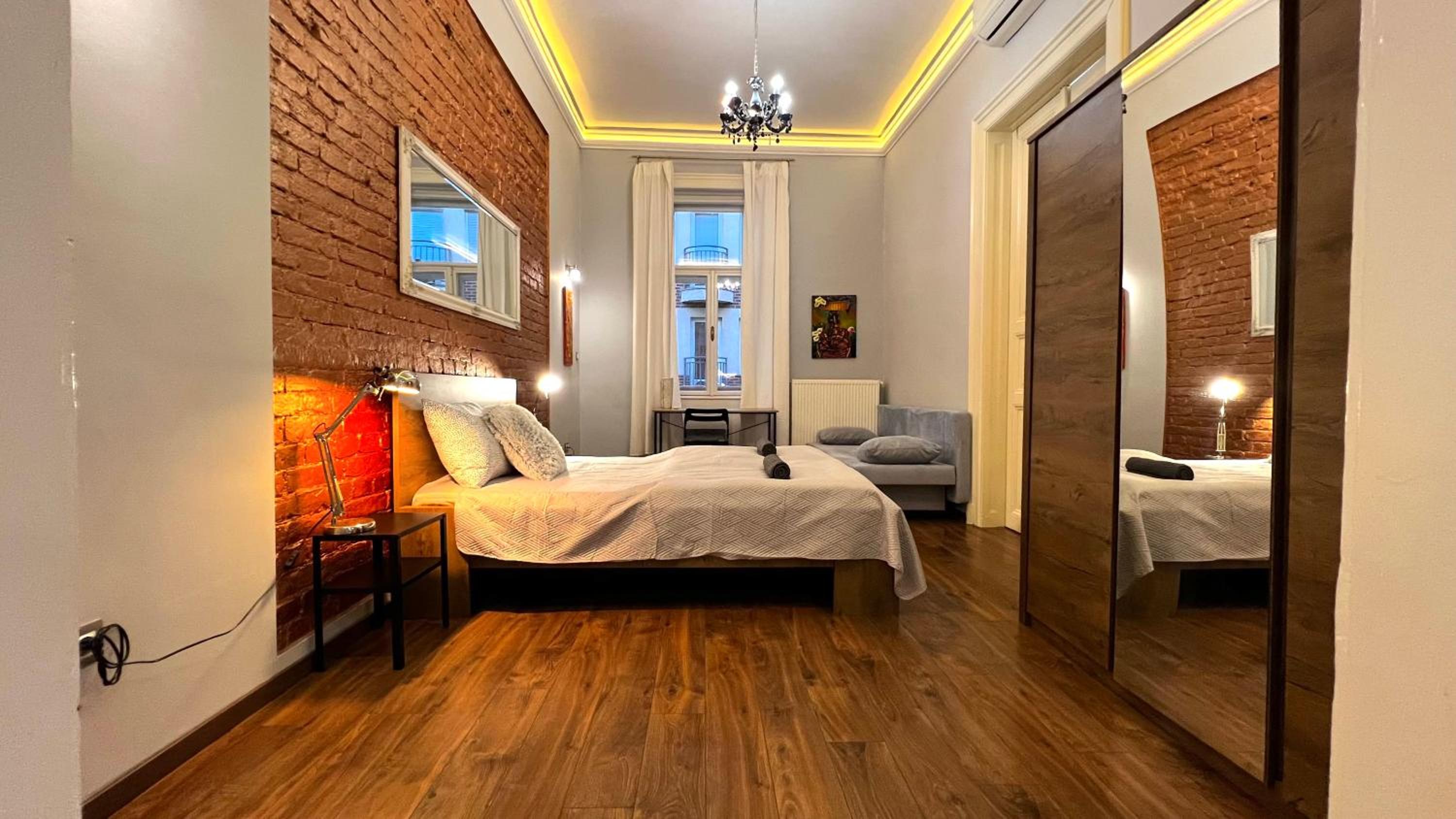 V6 Apartment by Small Home Budapest
