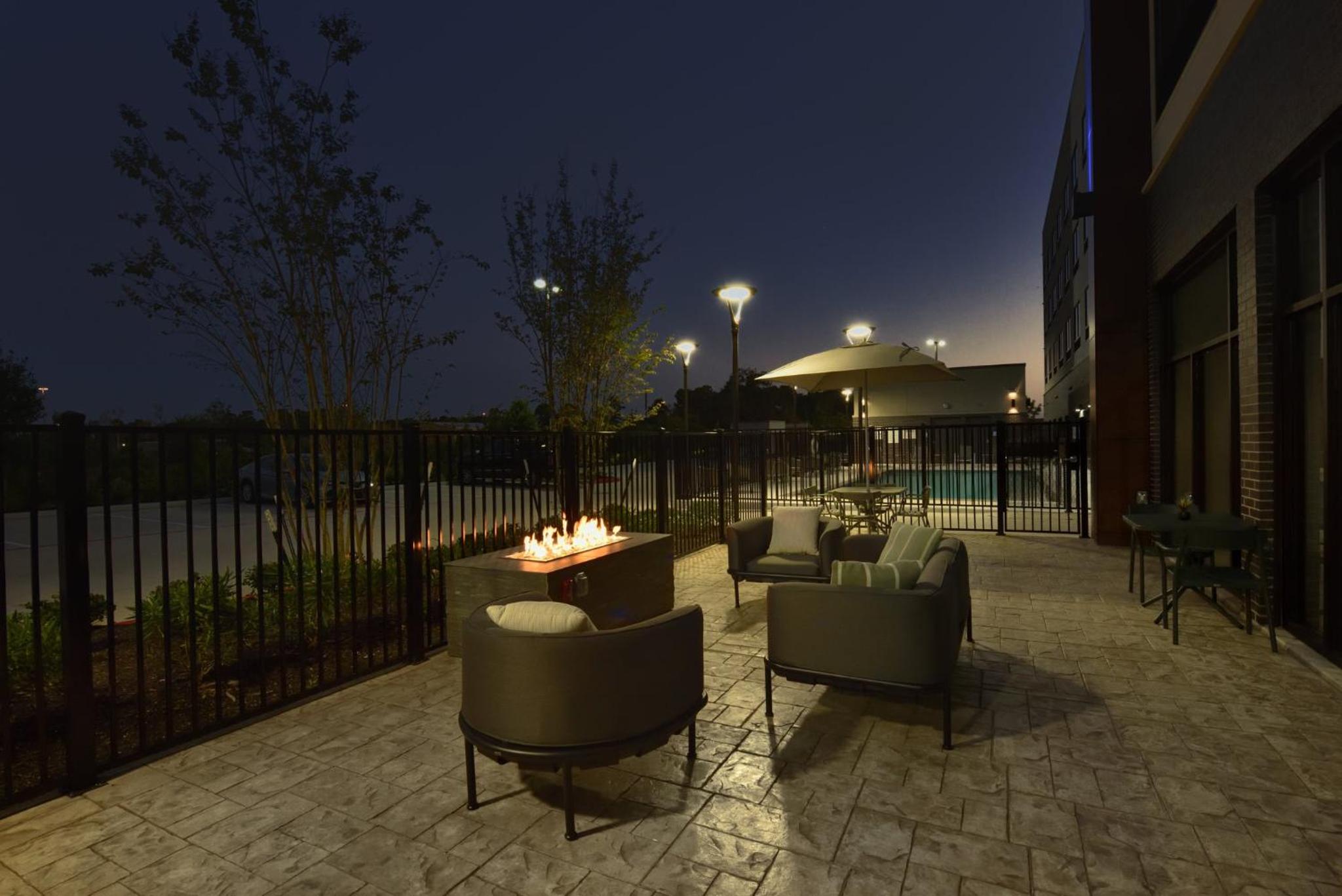 Palm Springs Vacations - Holiday Inn Express Suites Spring - Woodlands Area, an IHG Hotel - Property Image 19