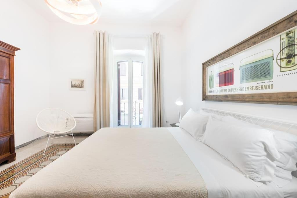 Modern Comfort, Poetic Charm