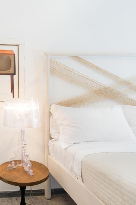 Modern Comfort, Poetic Charm