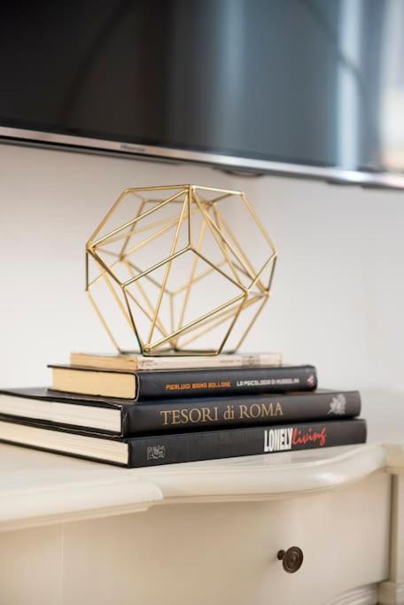 Modern Comfort, Poetic Charm