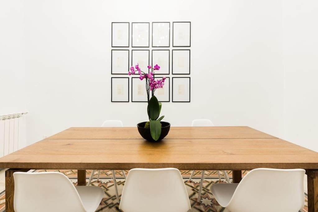 Modern Comfort, Poetic Charm