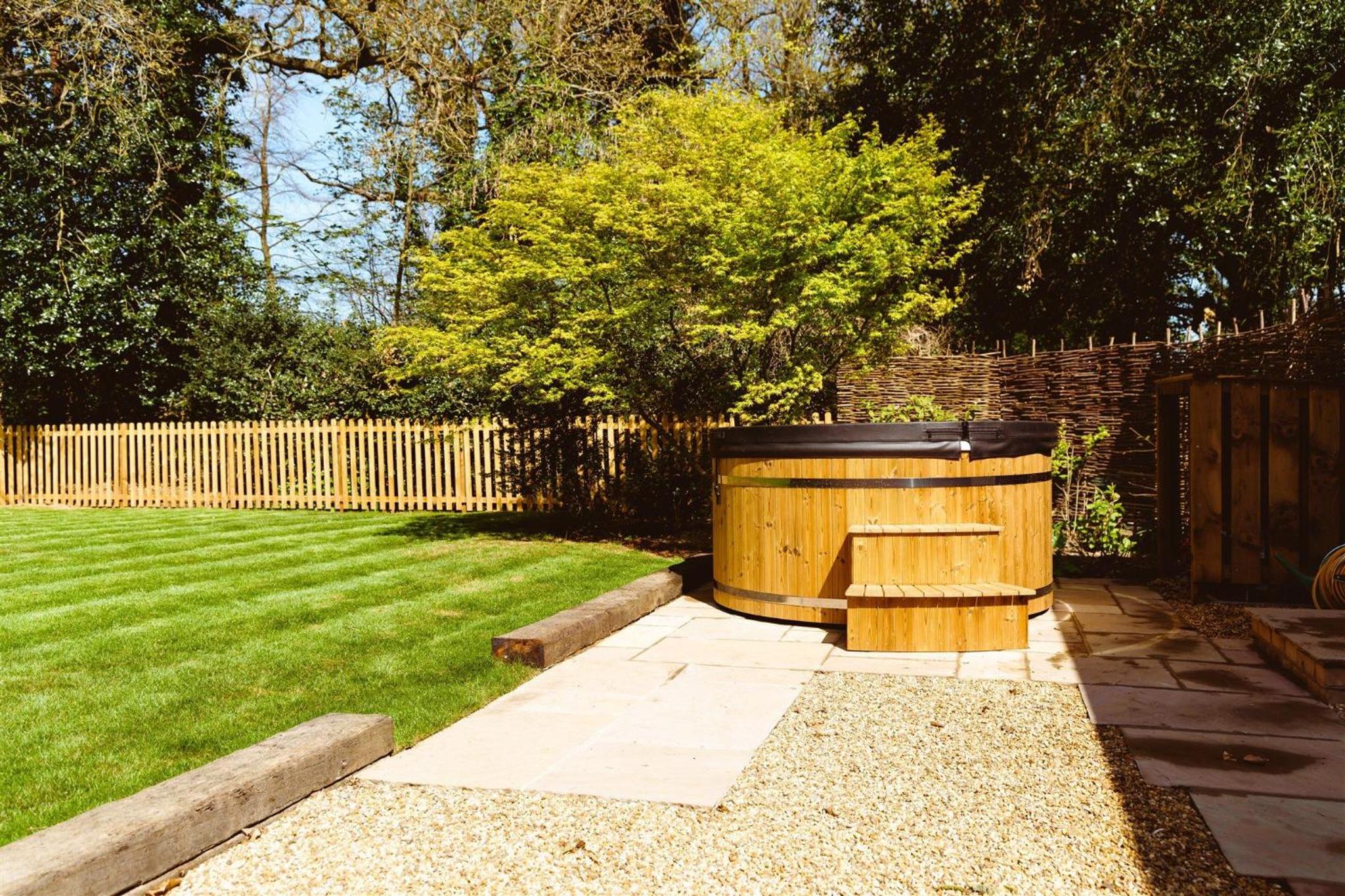 Gatehouse North, Sleeps 6, Hot Tub view 3