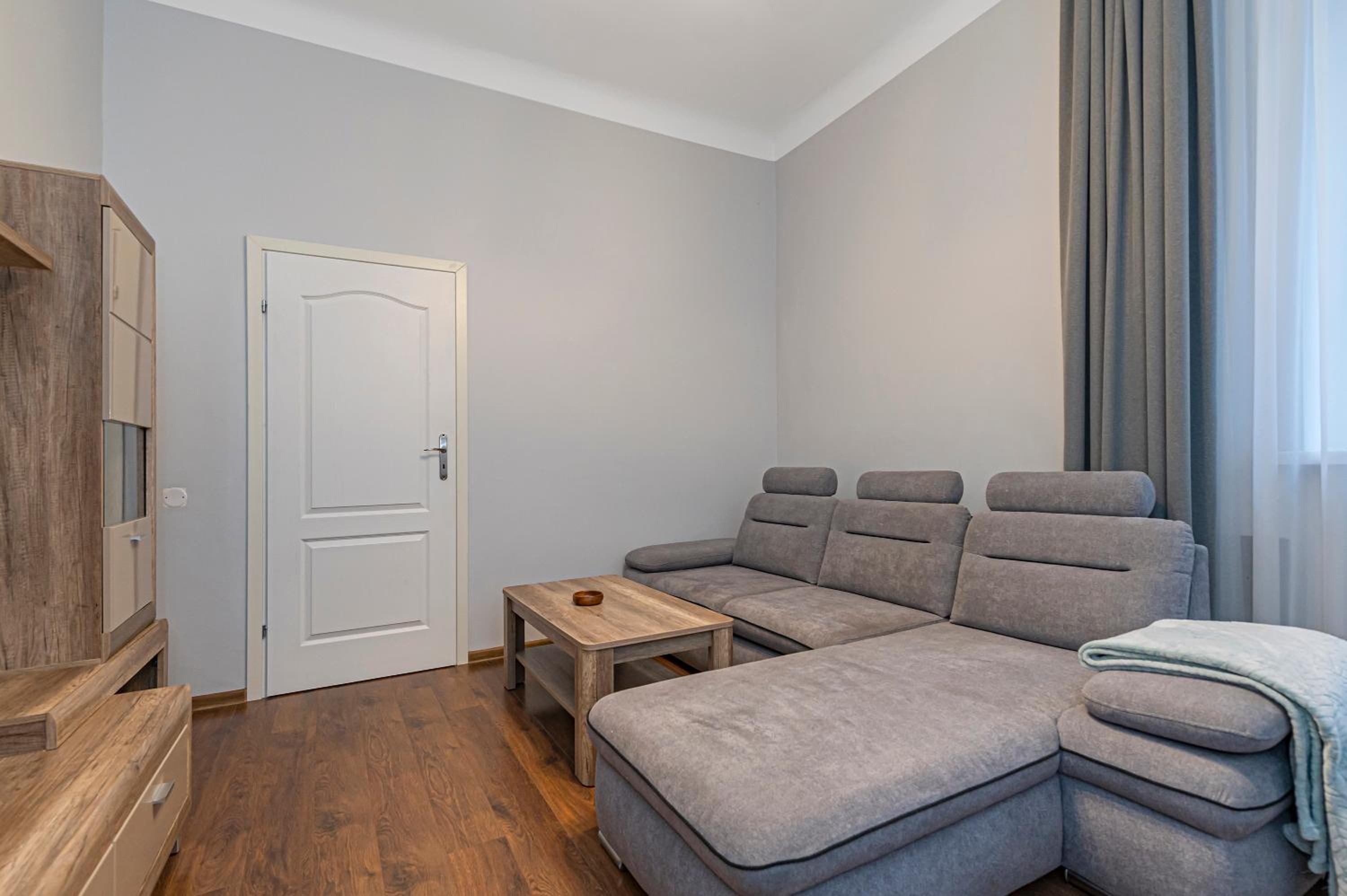 Old town apartment with free parking by Polo Apartments view 3