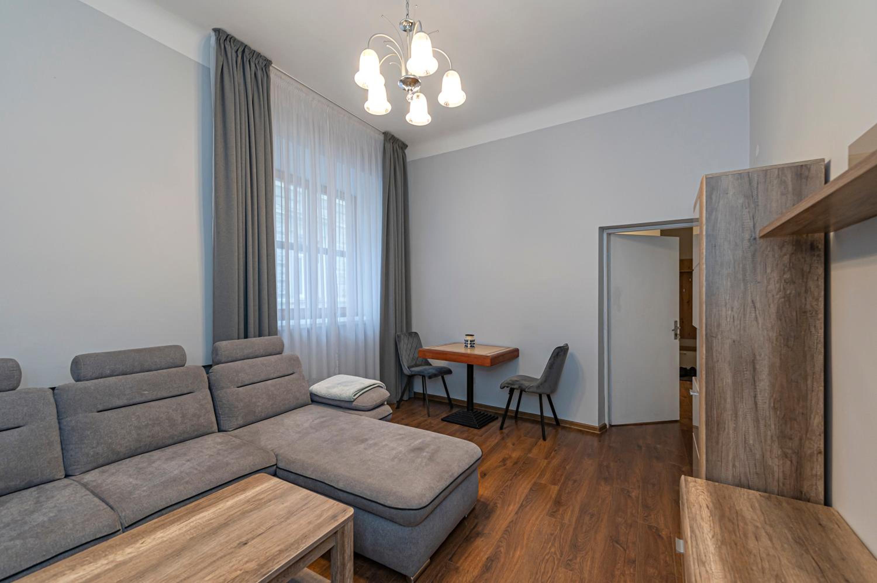 Old town apartment with free parking by Polo Apartments view 4