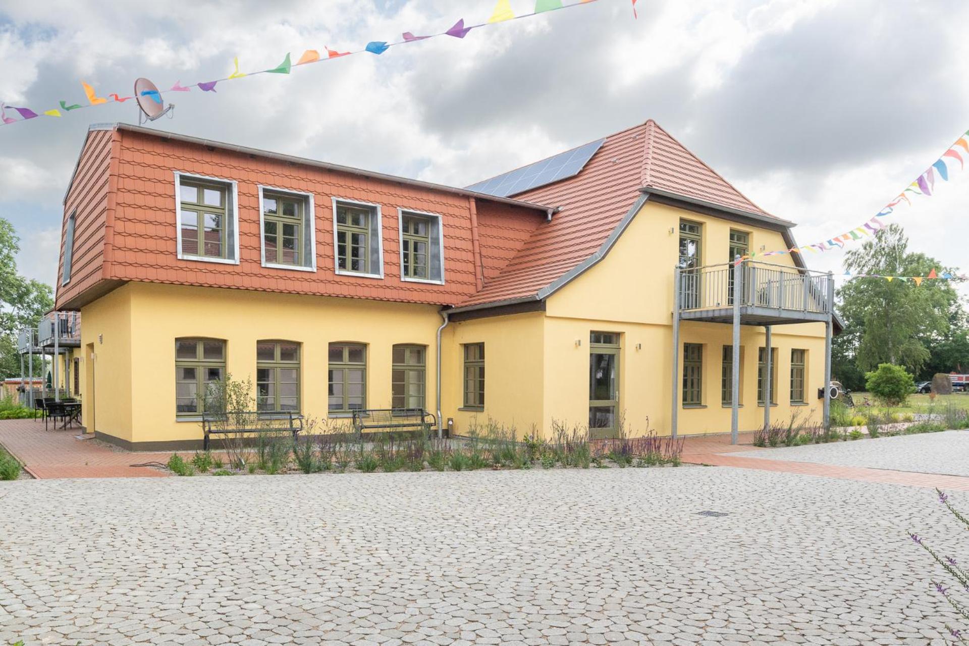 Ferienwohnungen - barrierefrei - im sanierten Gutshof