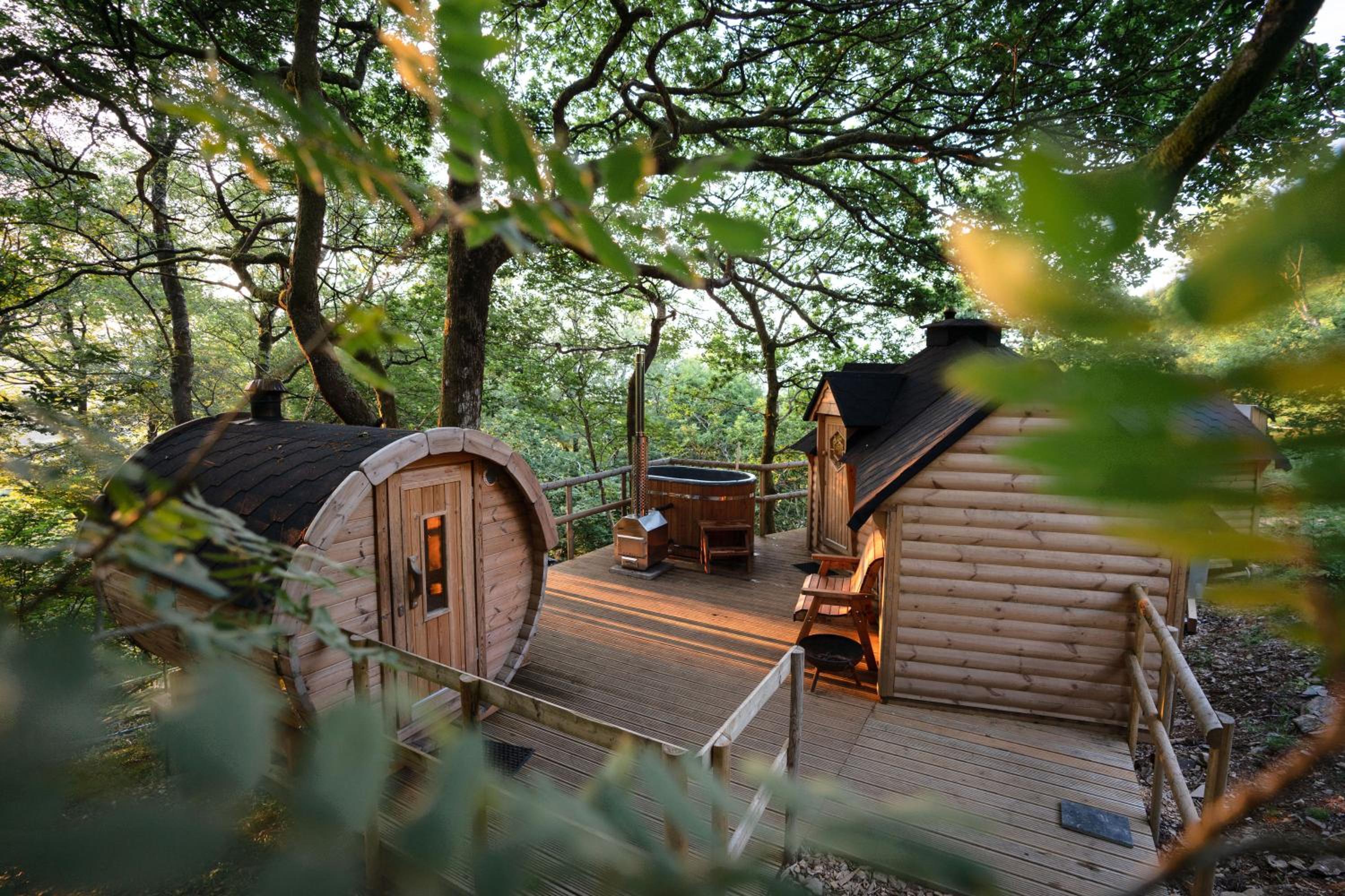 Chestnut Tree House with Hot tub & Sauna view 5