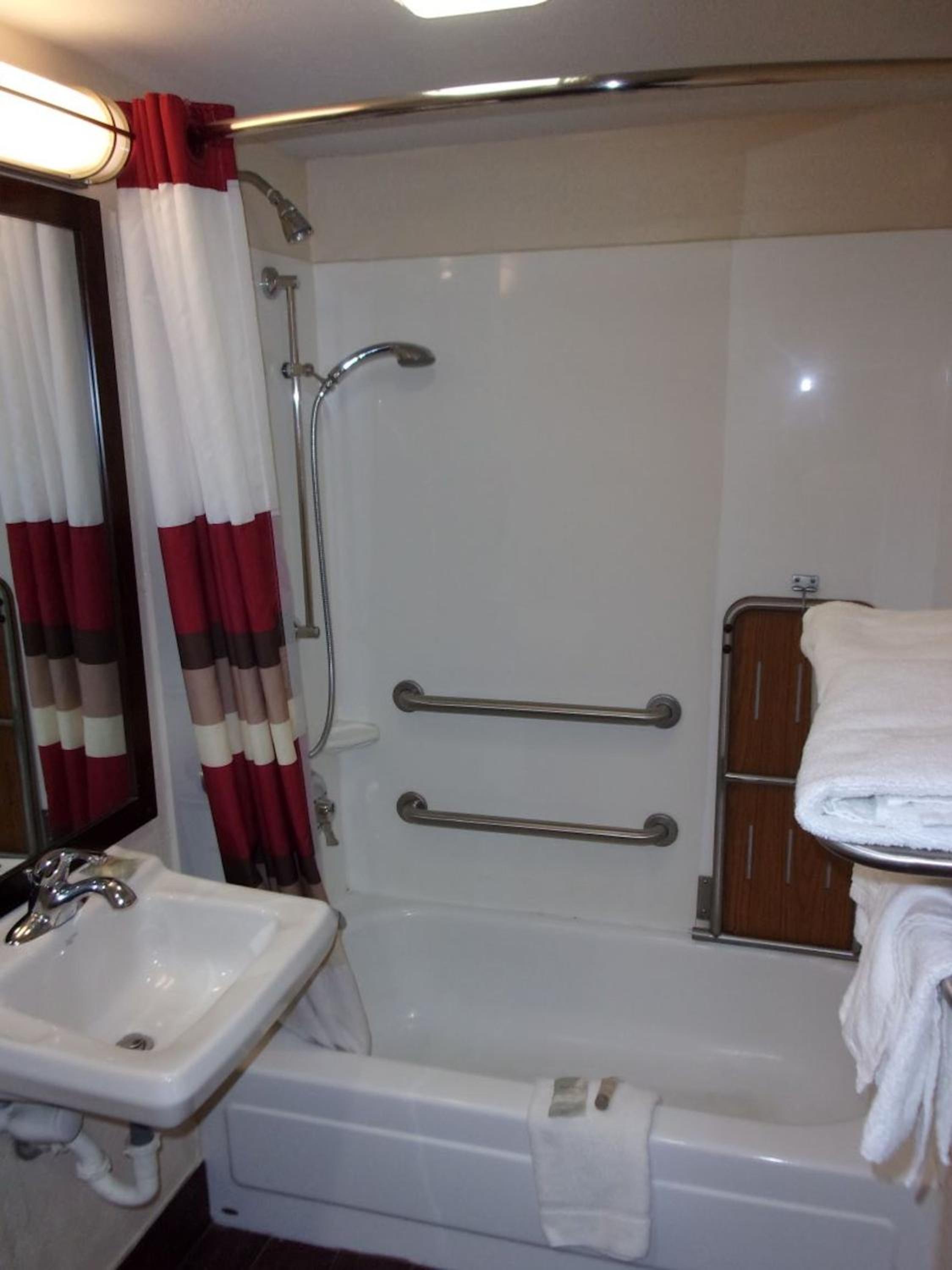 Springfield Vacations - Red Roof Inn Springfield, IL - Property Image 15