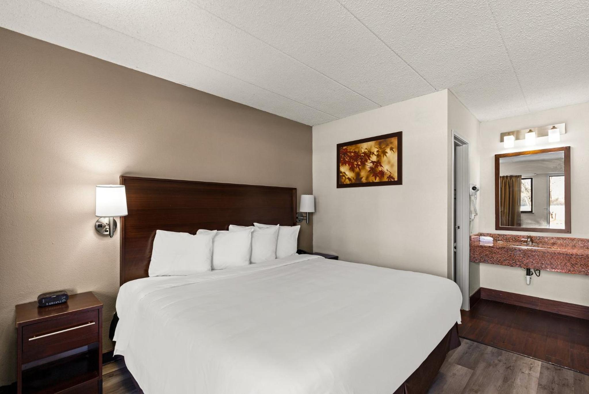 Springfield Vacations - Red Roof Inn Springfield, IL - Property Image 8