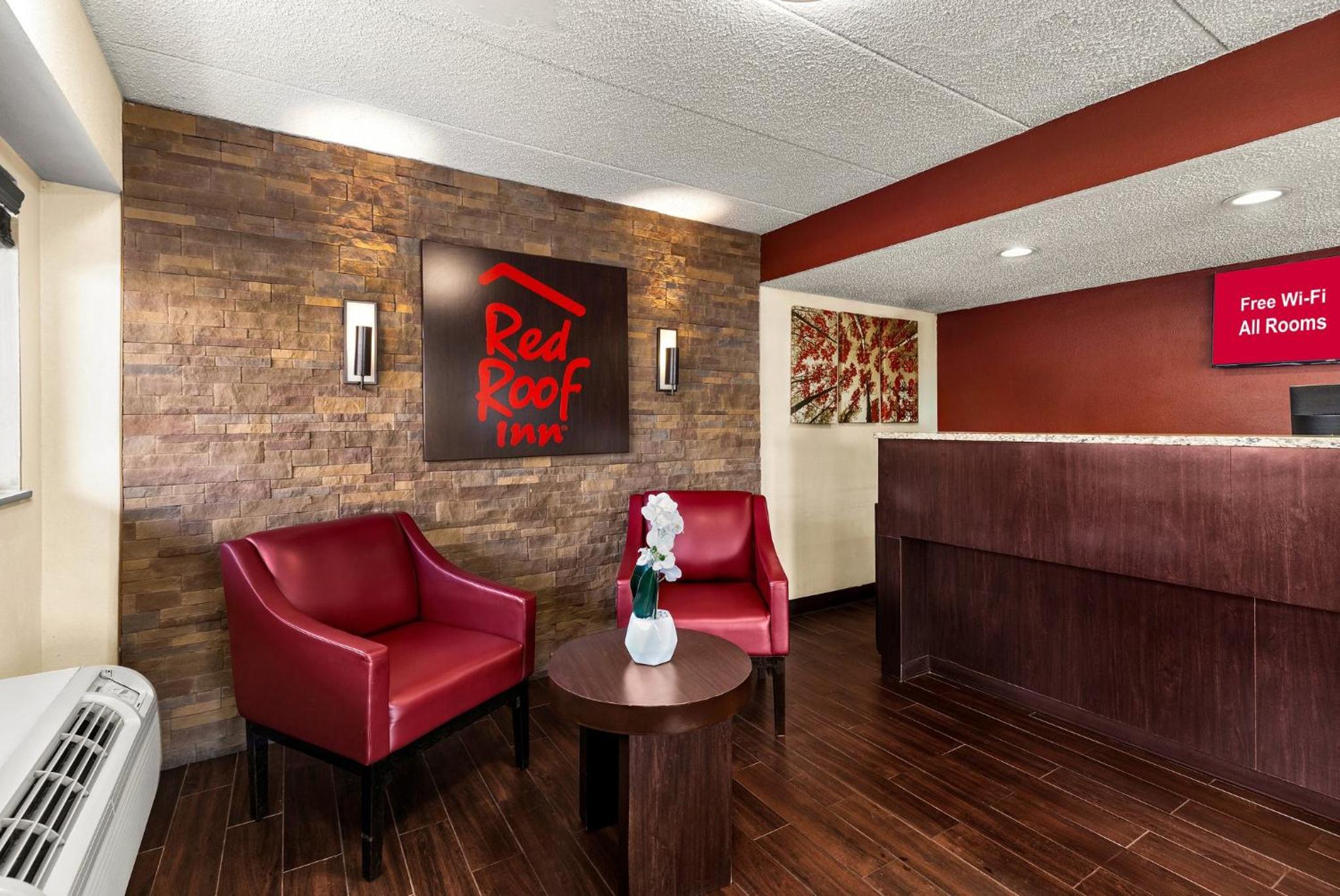 Springfield Vacations - Red Roof Inn Springfield, IL - Property Image 24