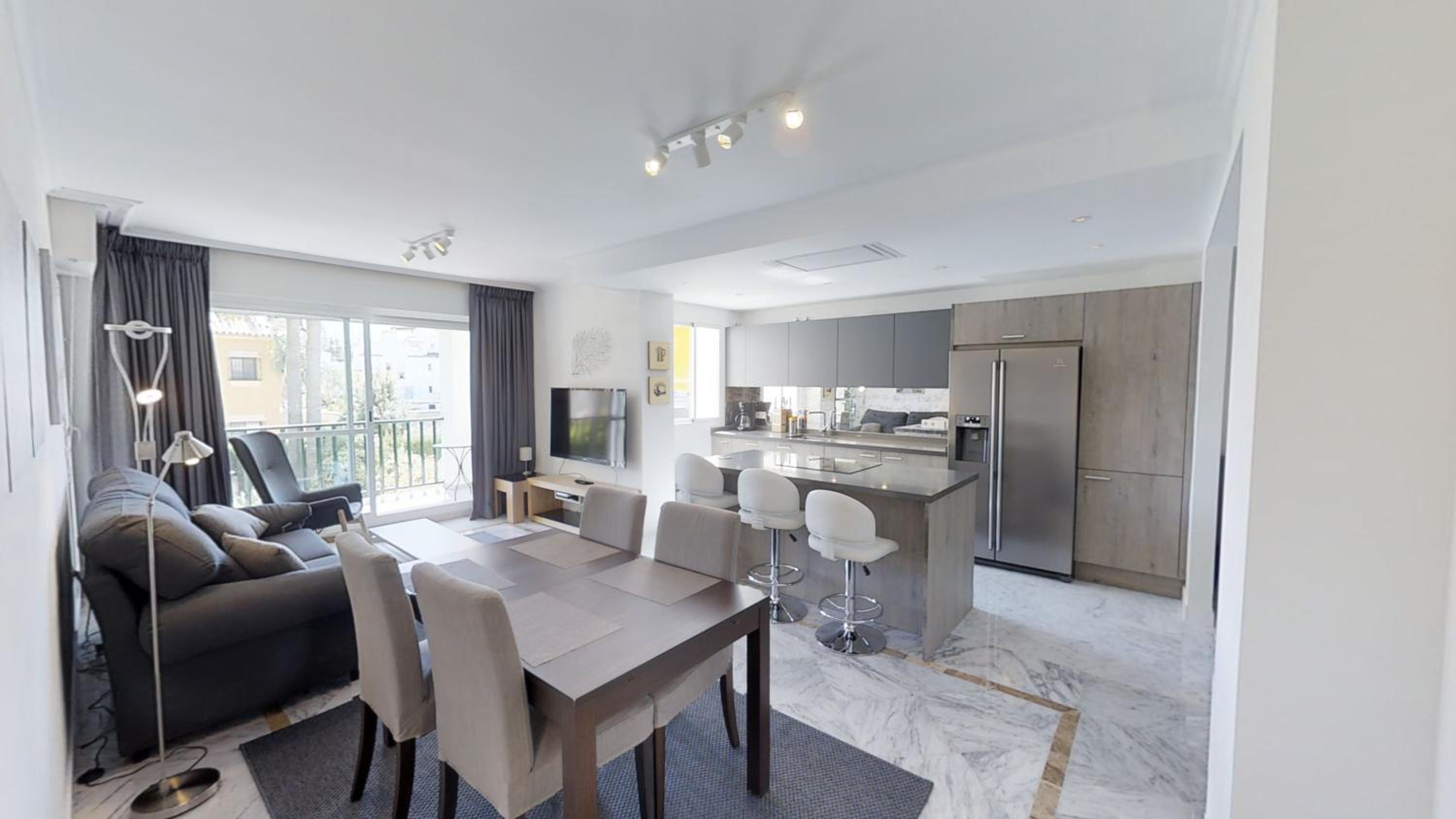 Modern Coastal Apartment Near Puerto Banús view 2