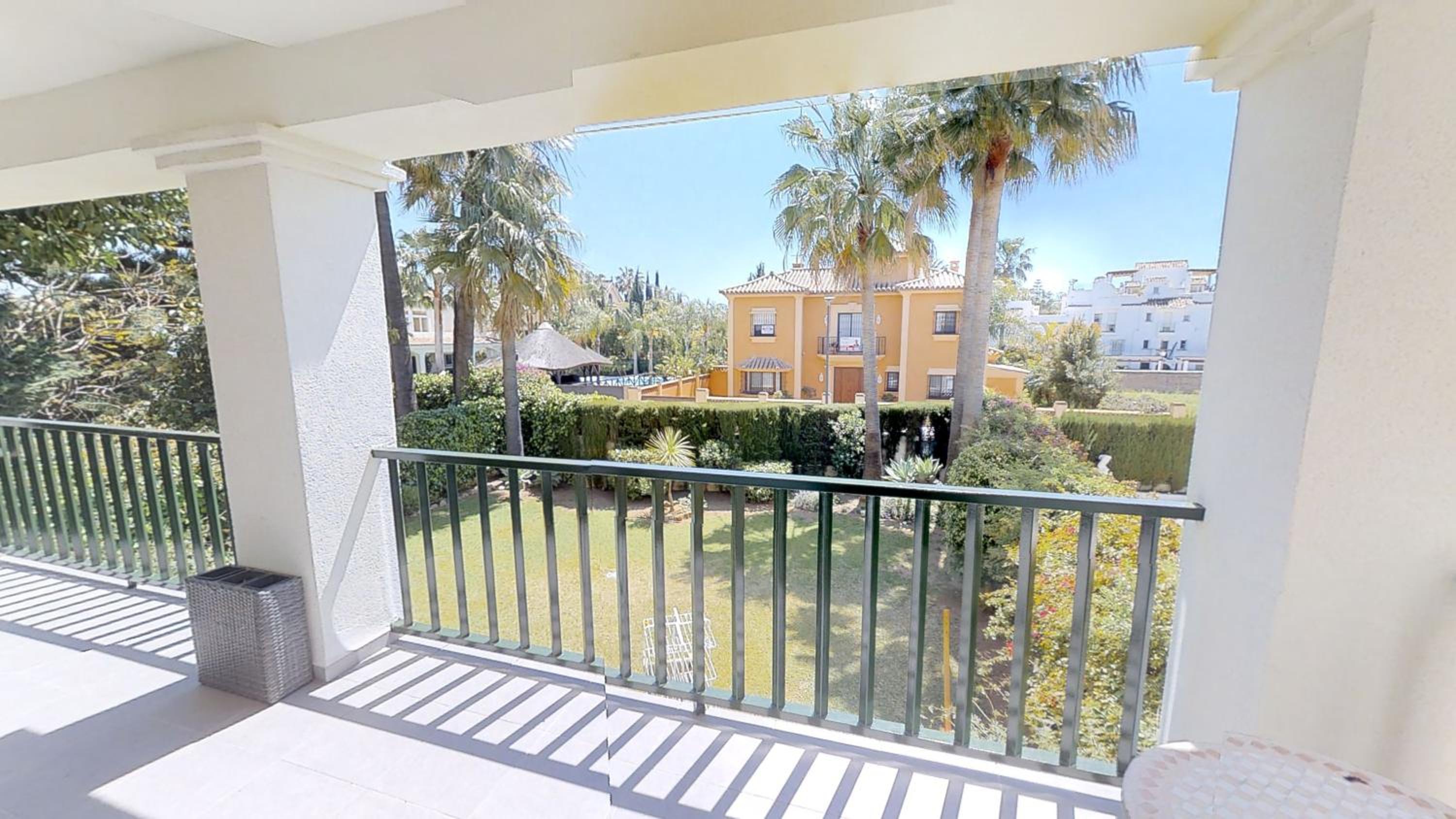 Modern Coastal Apartment Near Puerto Banús view 4