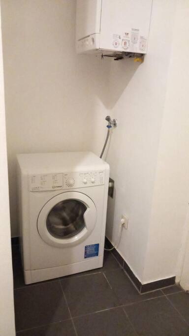 Quiet Comfort: 1 BR Vienna Apartment with Style