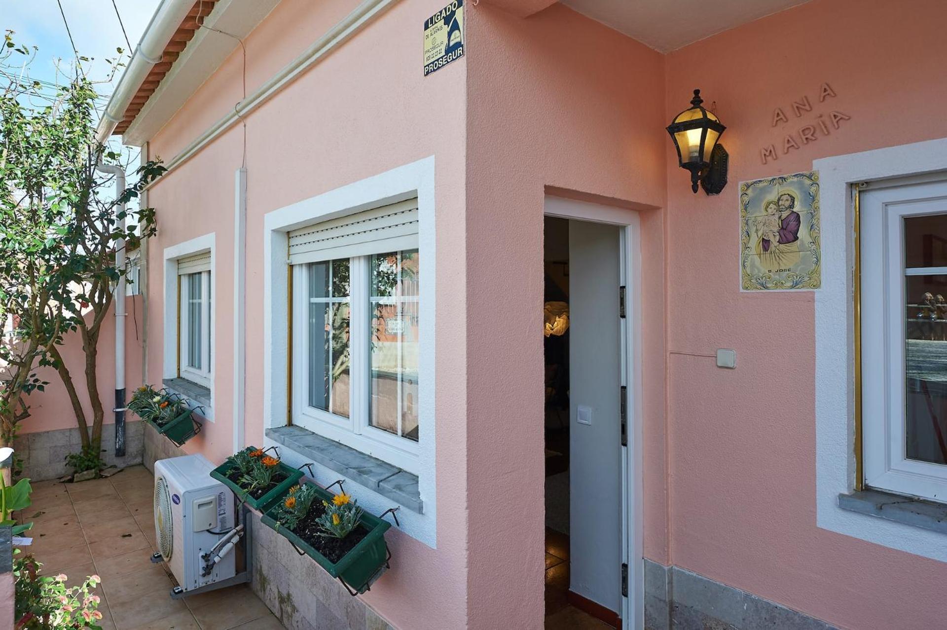 Sant'Ana Cottage view 3