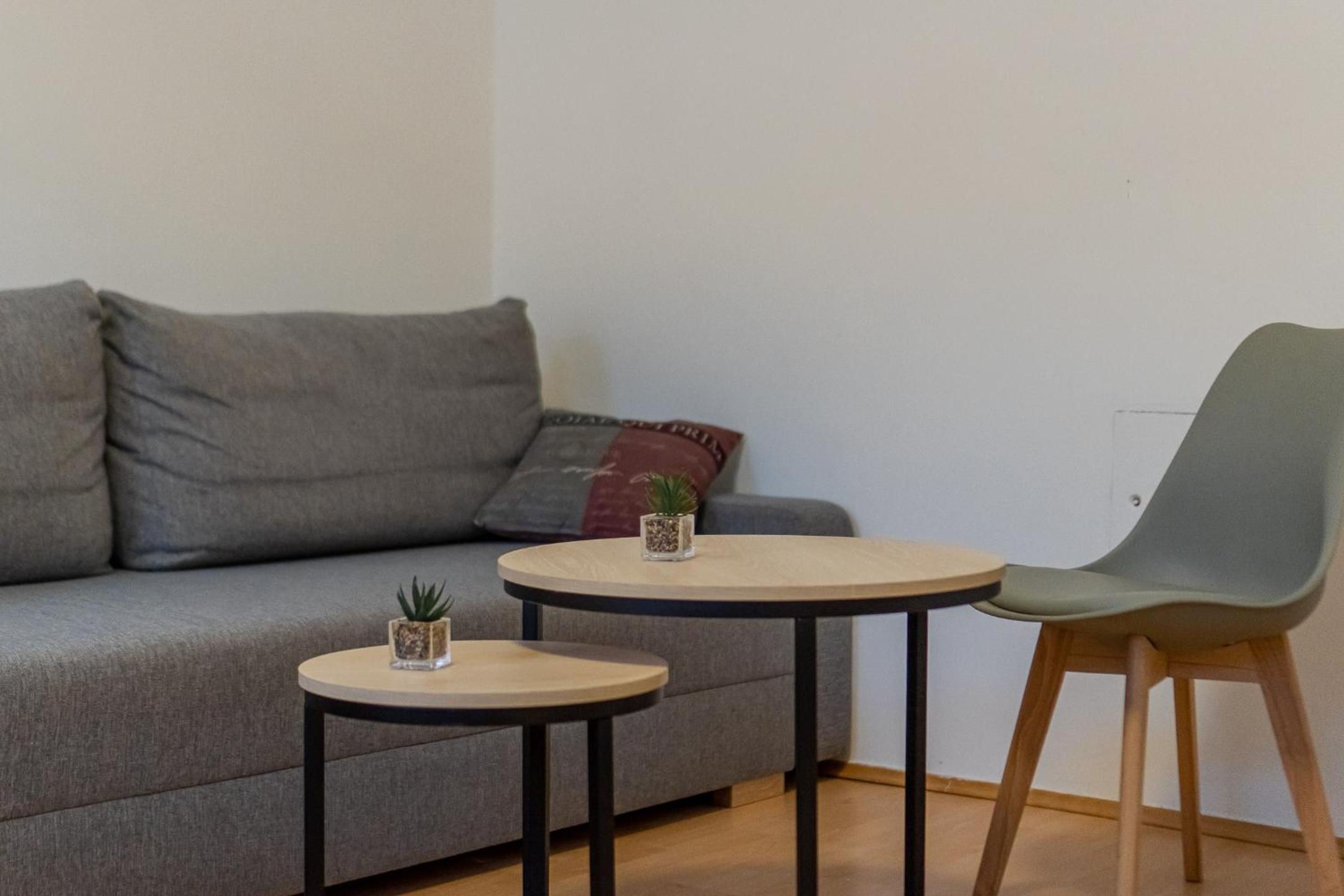 Garden-Eden Apartment