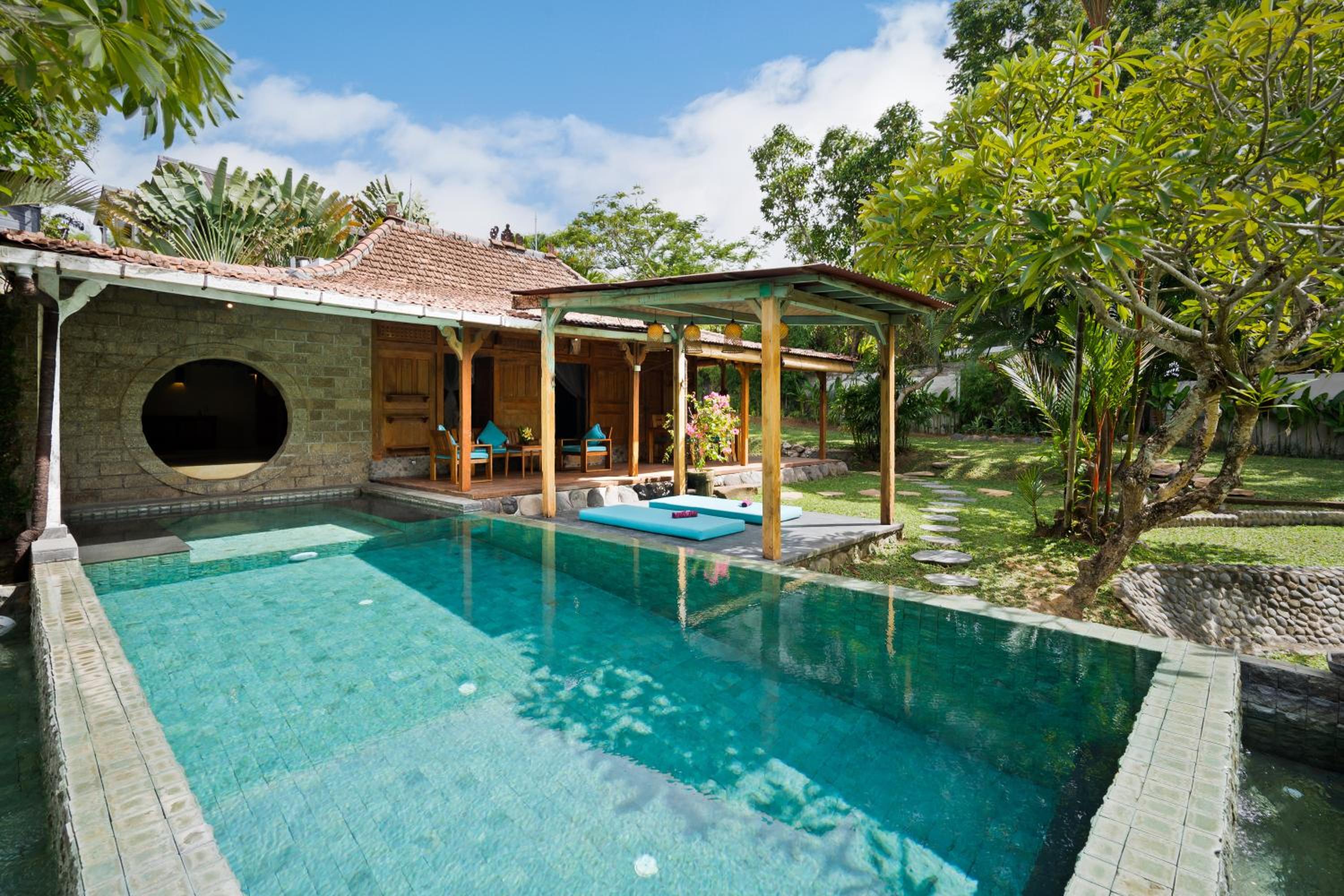 Kura Kura Beach House view 4