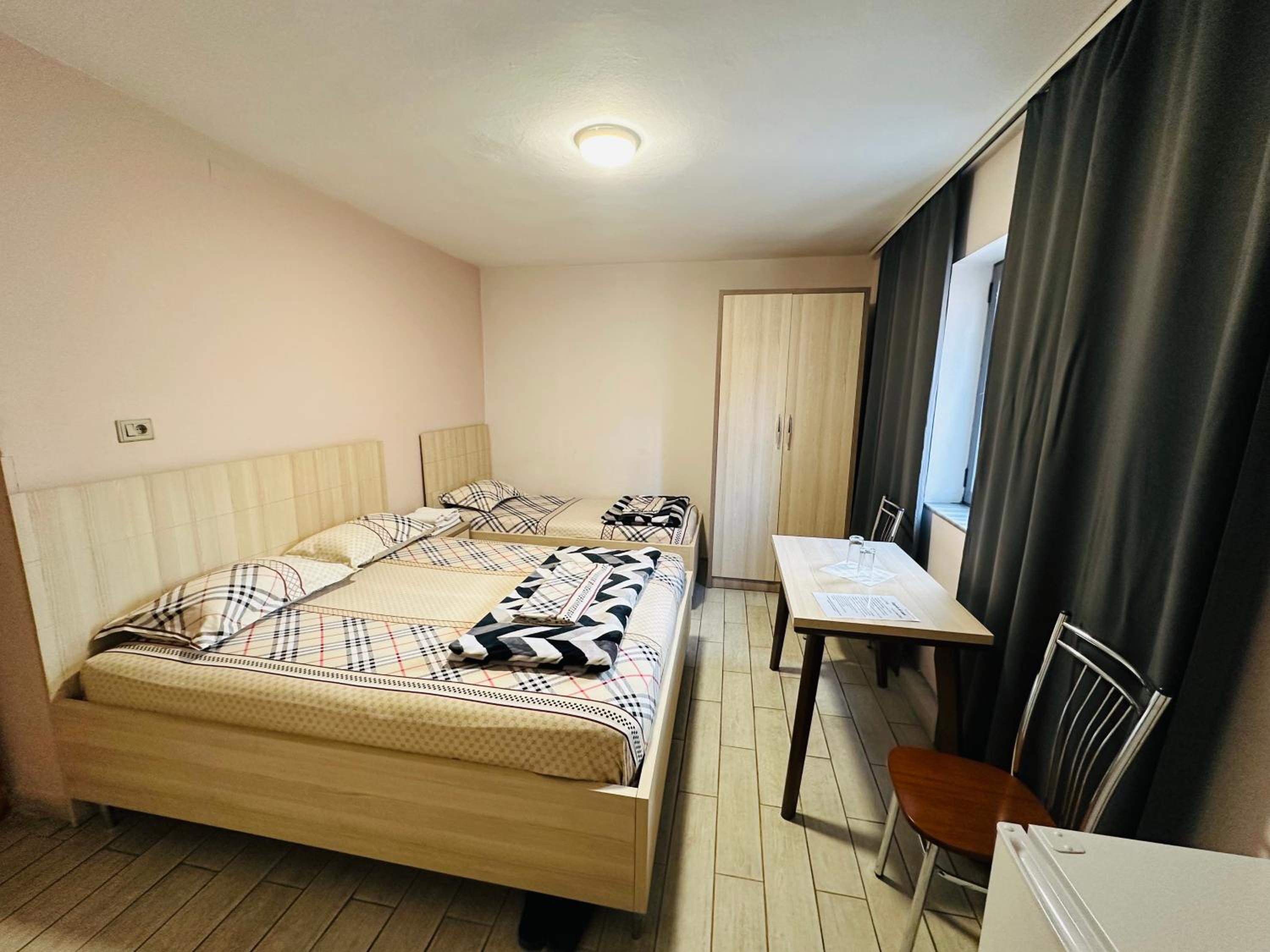 Urban Life Tirana- Economy Rooms