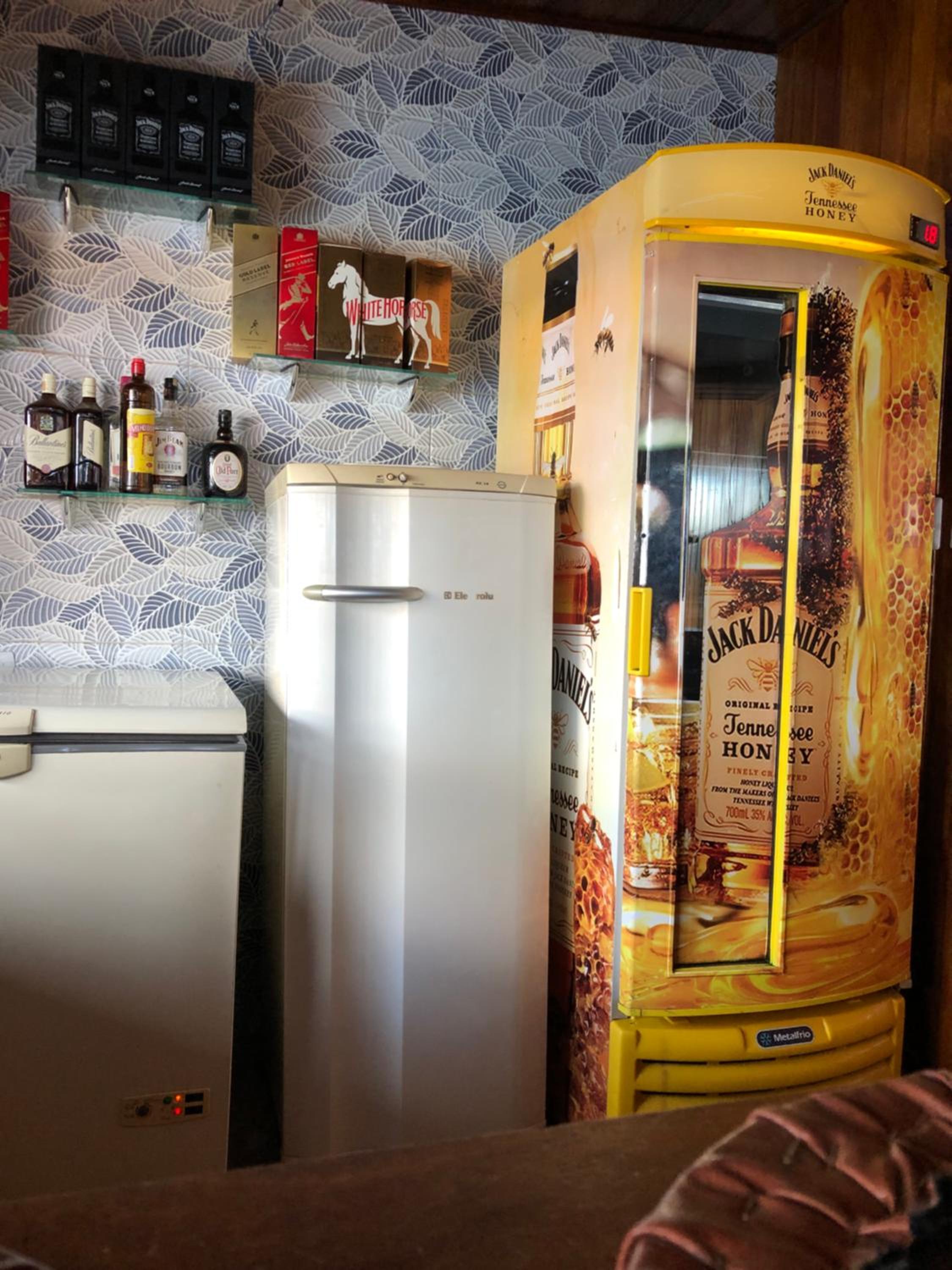 bar