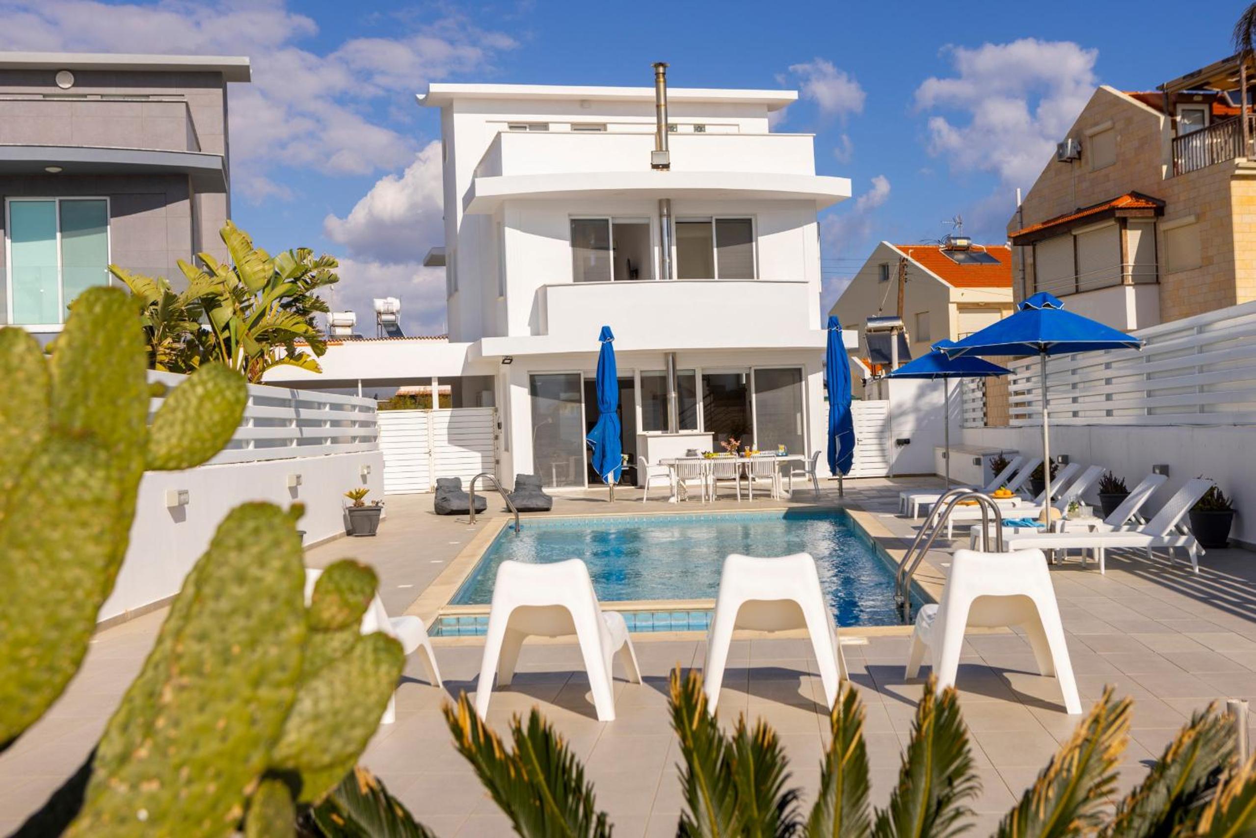 Faros Seaside Villa Larnaca