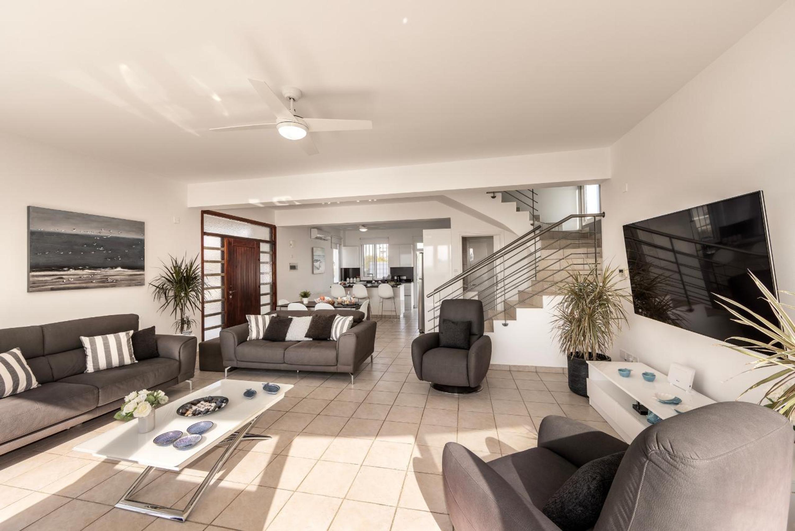 Faros Seaside Villa Larnaca