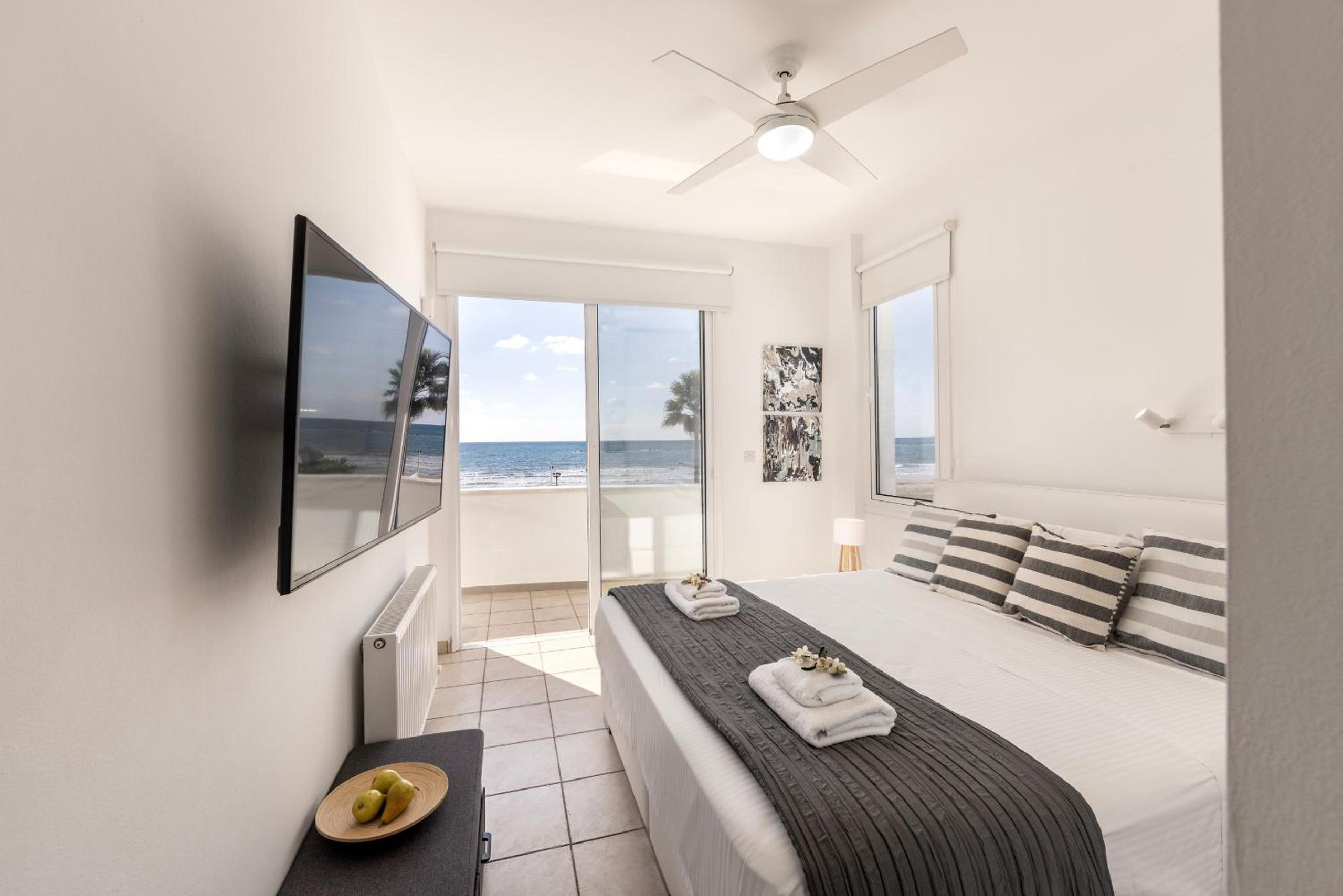 Faros Seaside Villa Larnaca