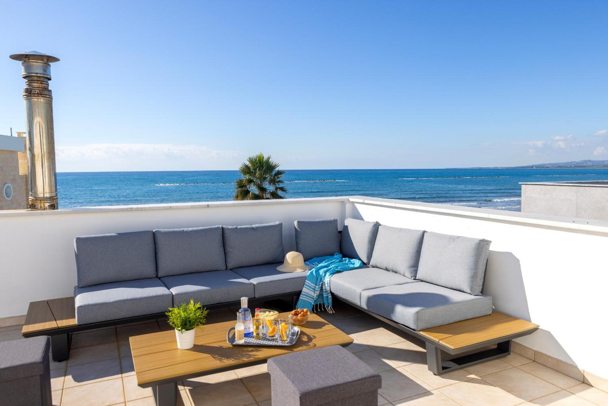 Faros Seaside Villa Larnaca
