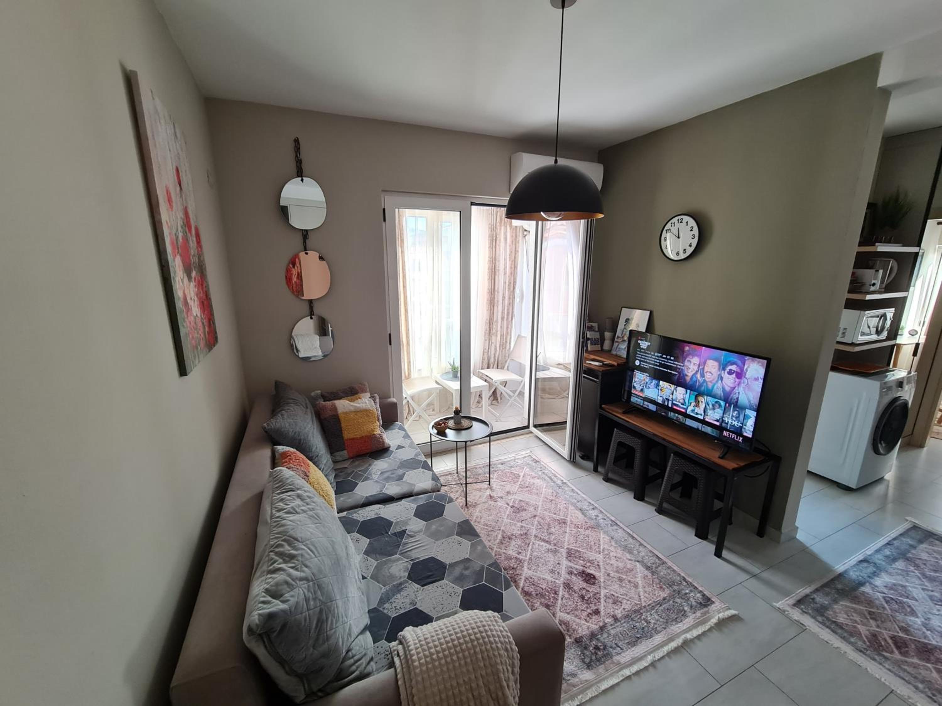Francie's Apartment, Tirana