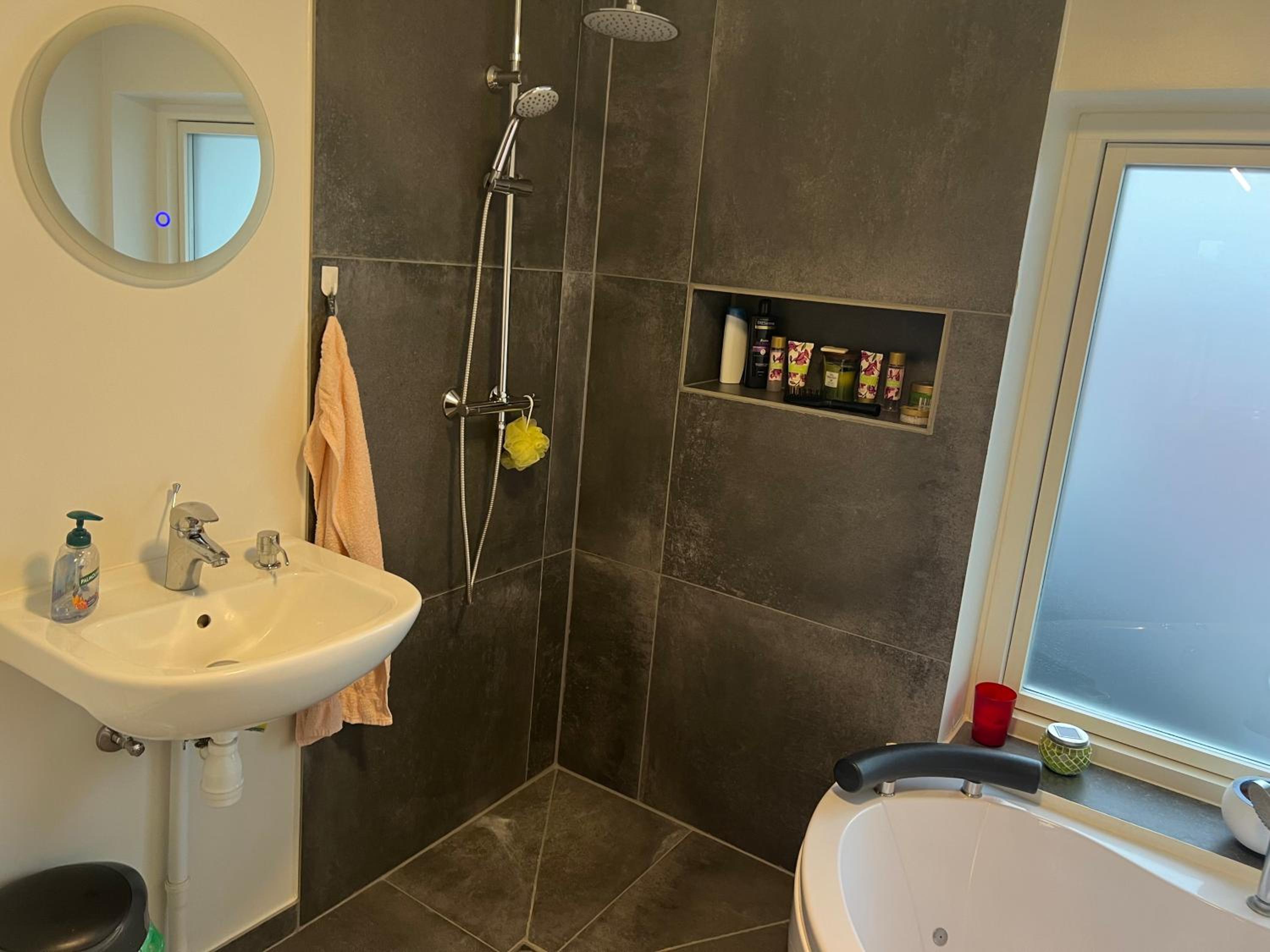 Nice small house 5 minutes to the sea view 4