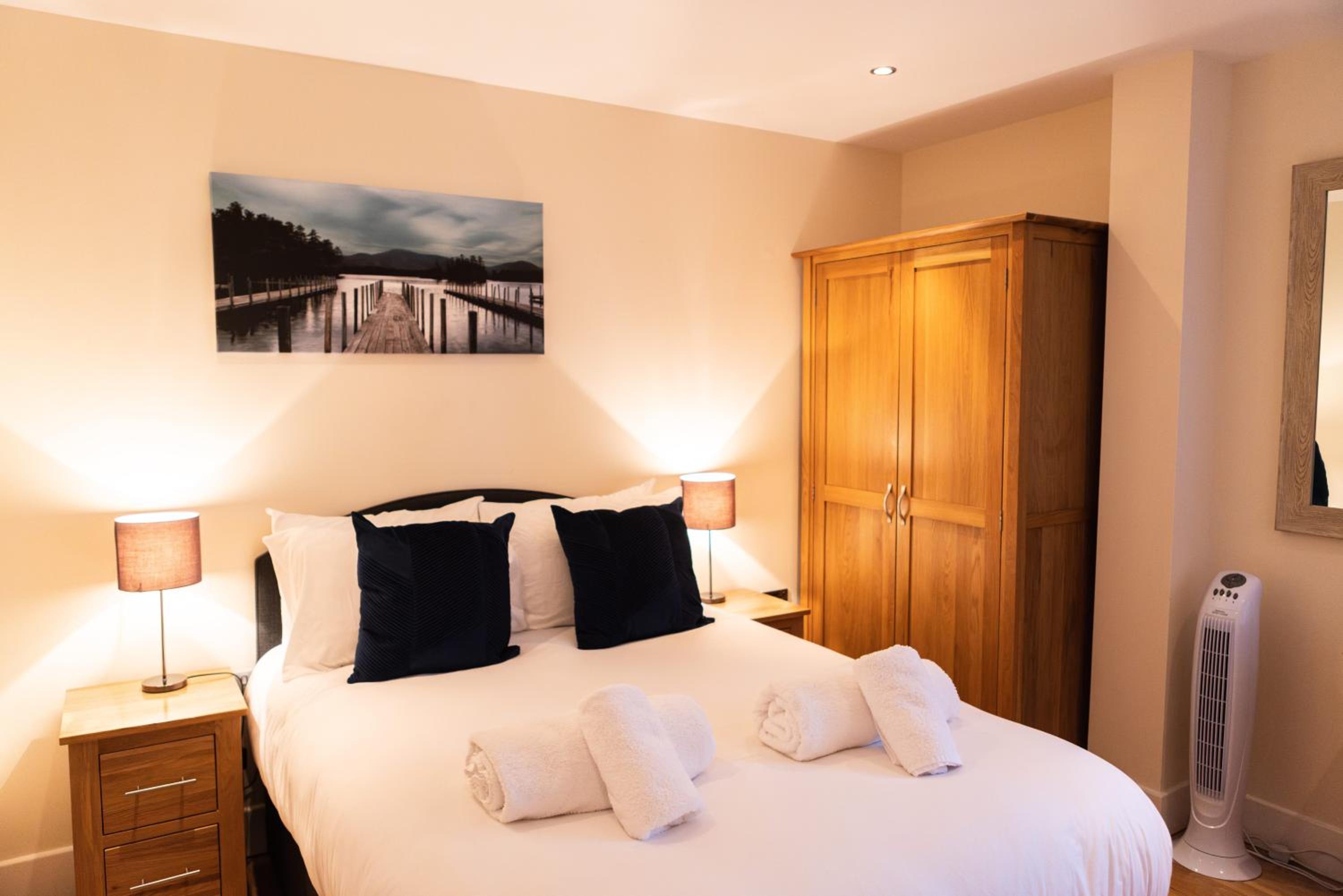 Modern 2 Bedroom Apartment with Balcony & Secure Underground Parking, Plymouth view 2