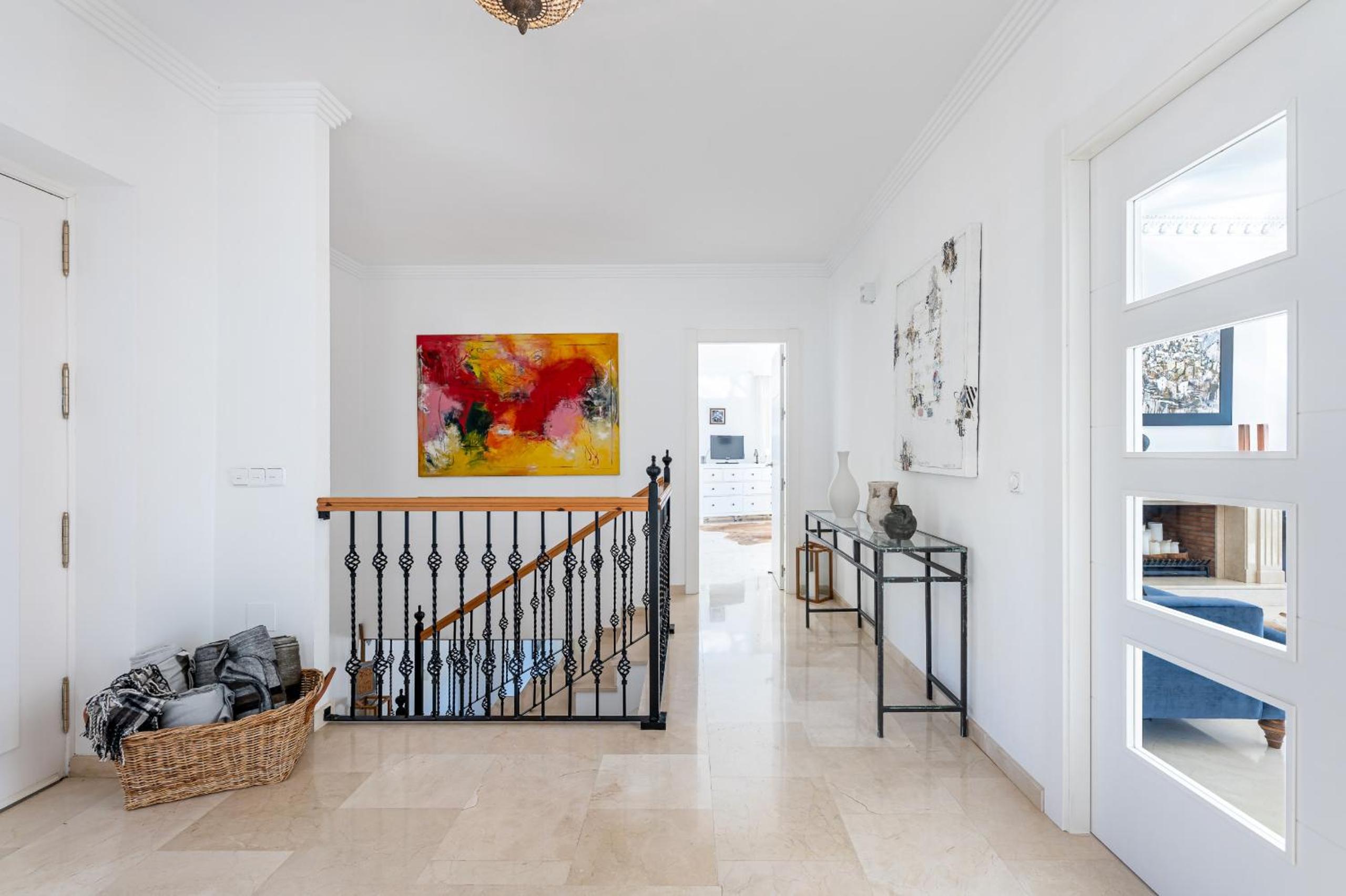 Stunning Villa with Panoramic Views of the Med