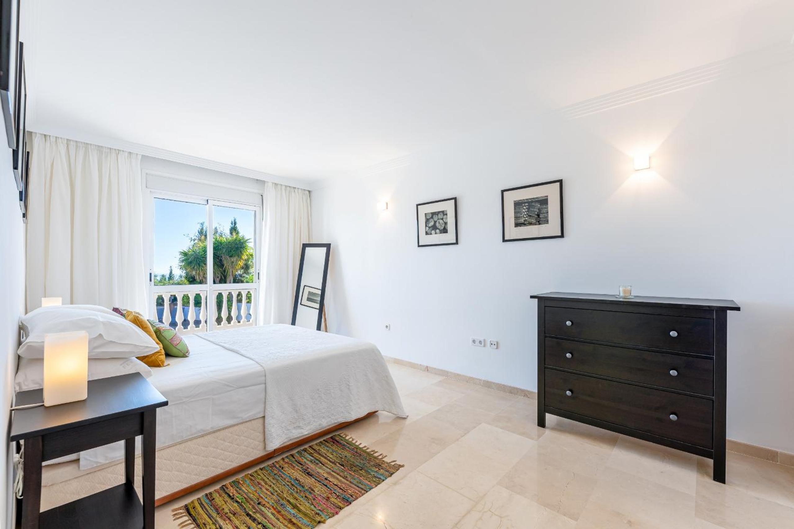 Stunning Villa with Panoramic Views of the Med