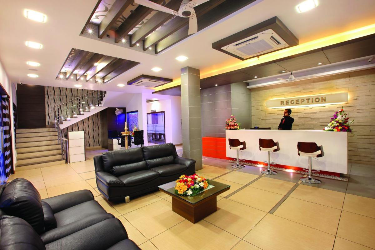 Lobby & Reception
