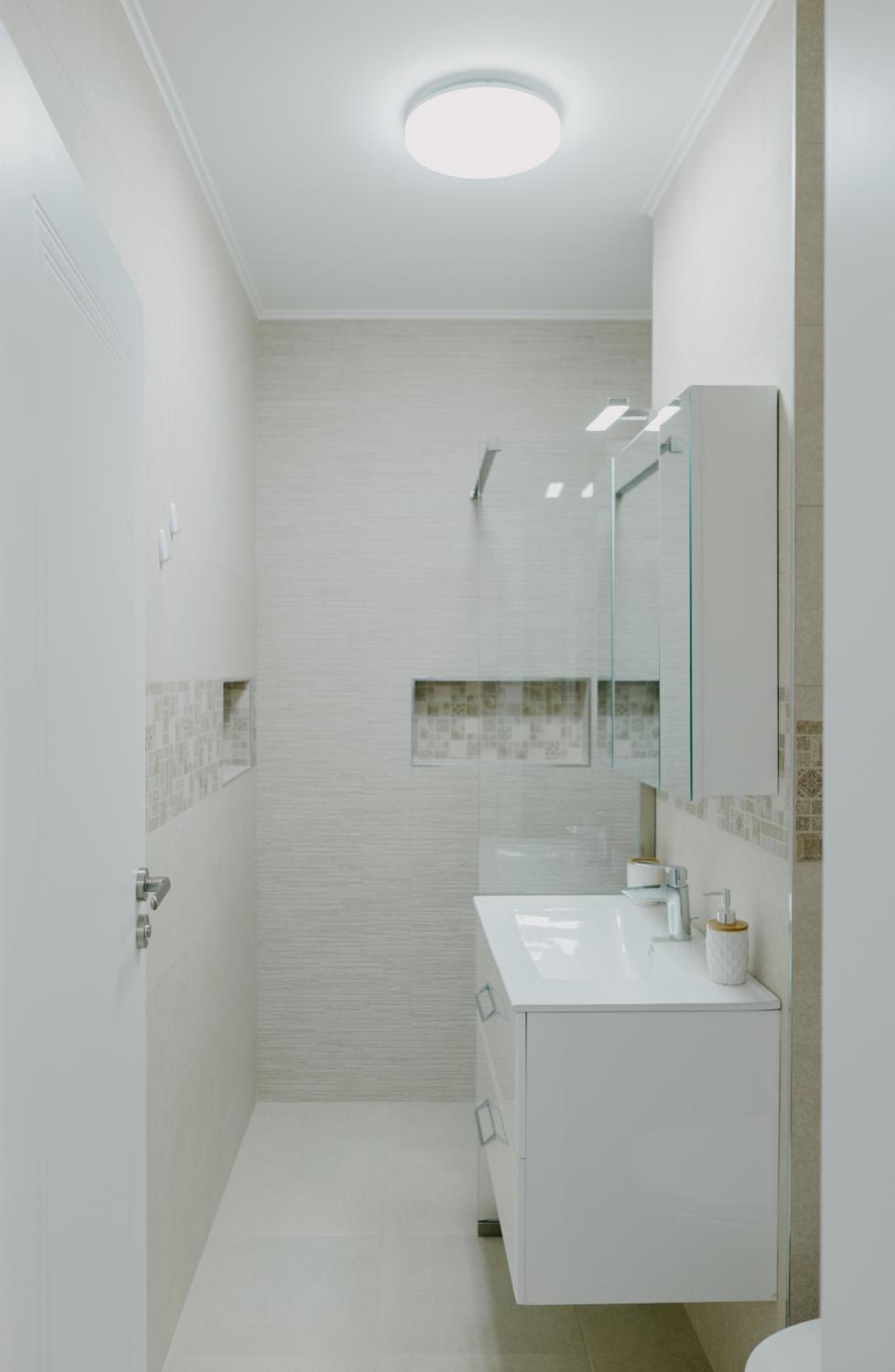 Royal Blue Property view 5
