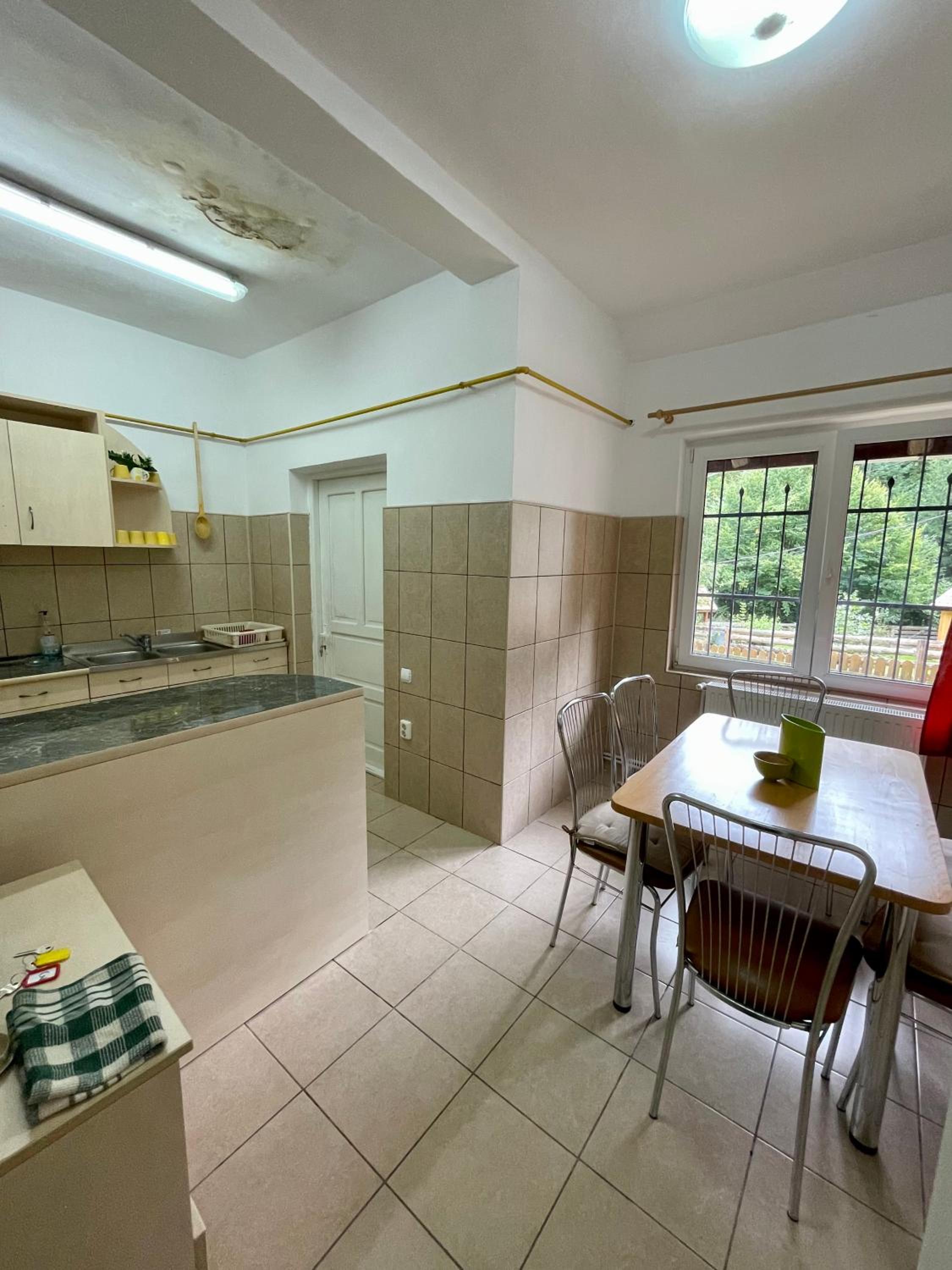 Casa Fenyves Vendégház view 2