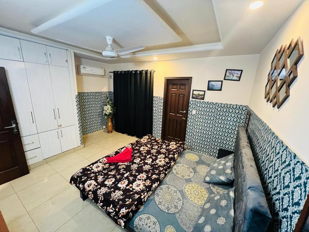 One Bedroom Furnished Apparent