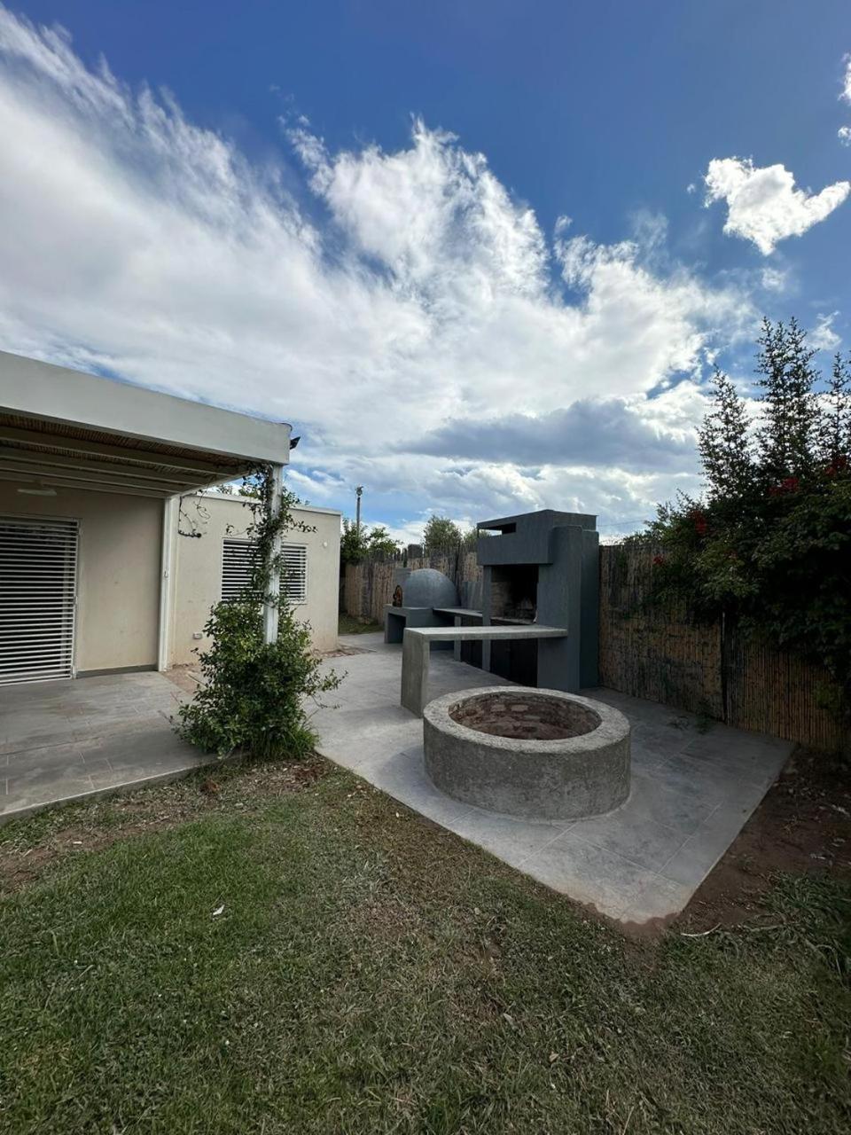 CASA ESPECTACULAR EN VISTALBA MENDOZA