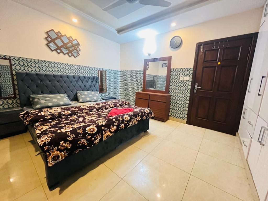 One Bedroom Furnished Apparent