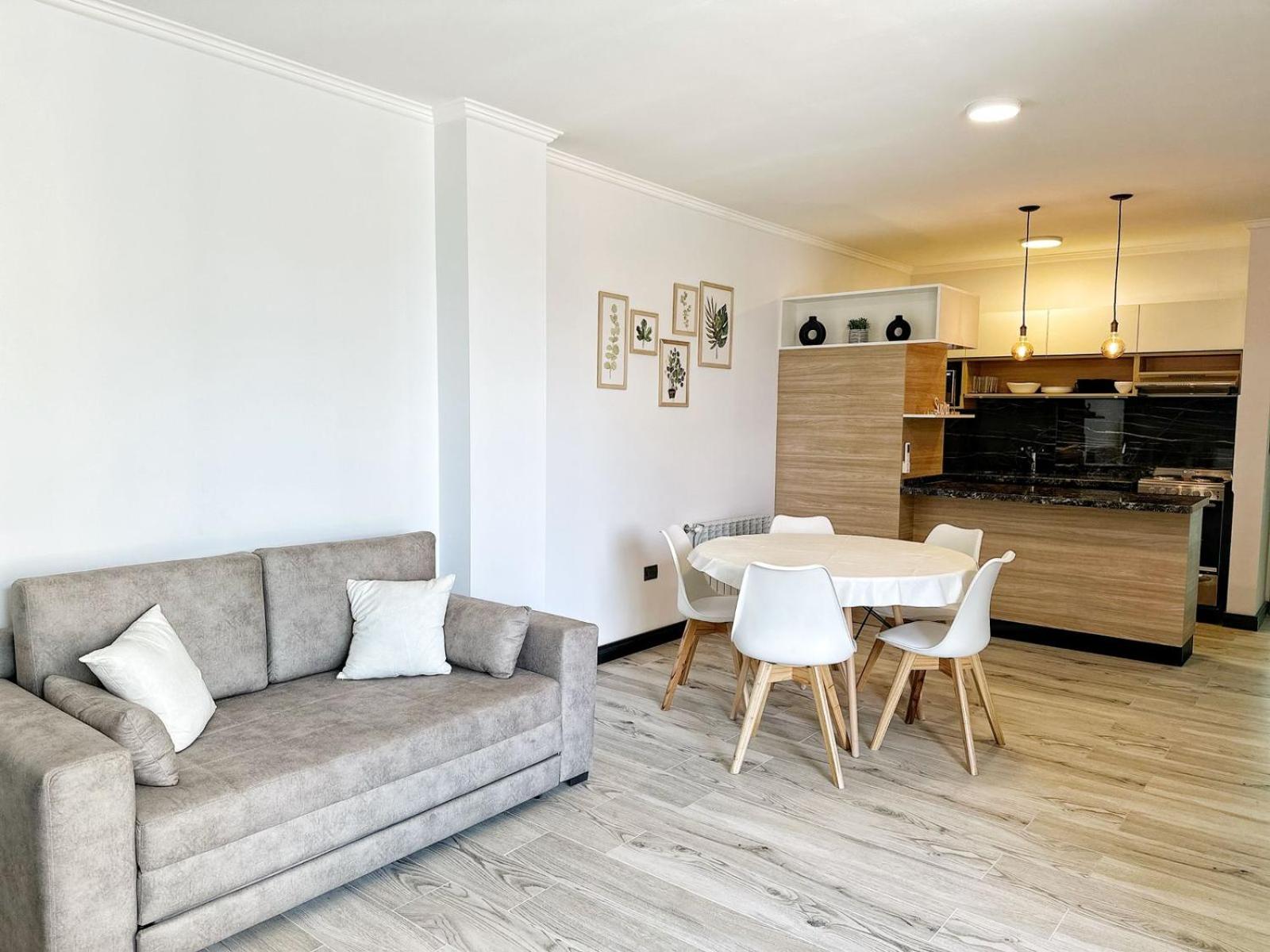 Constantino 6 Apartments