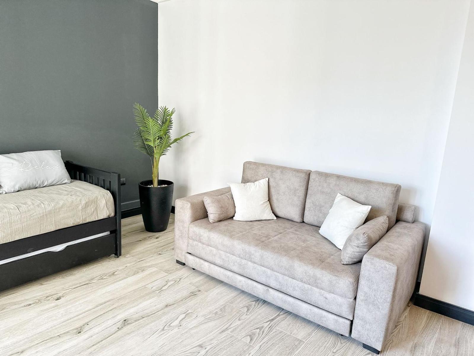 Constantino 6 Apartments