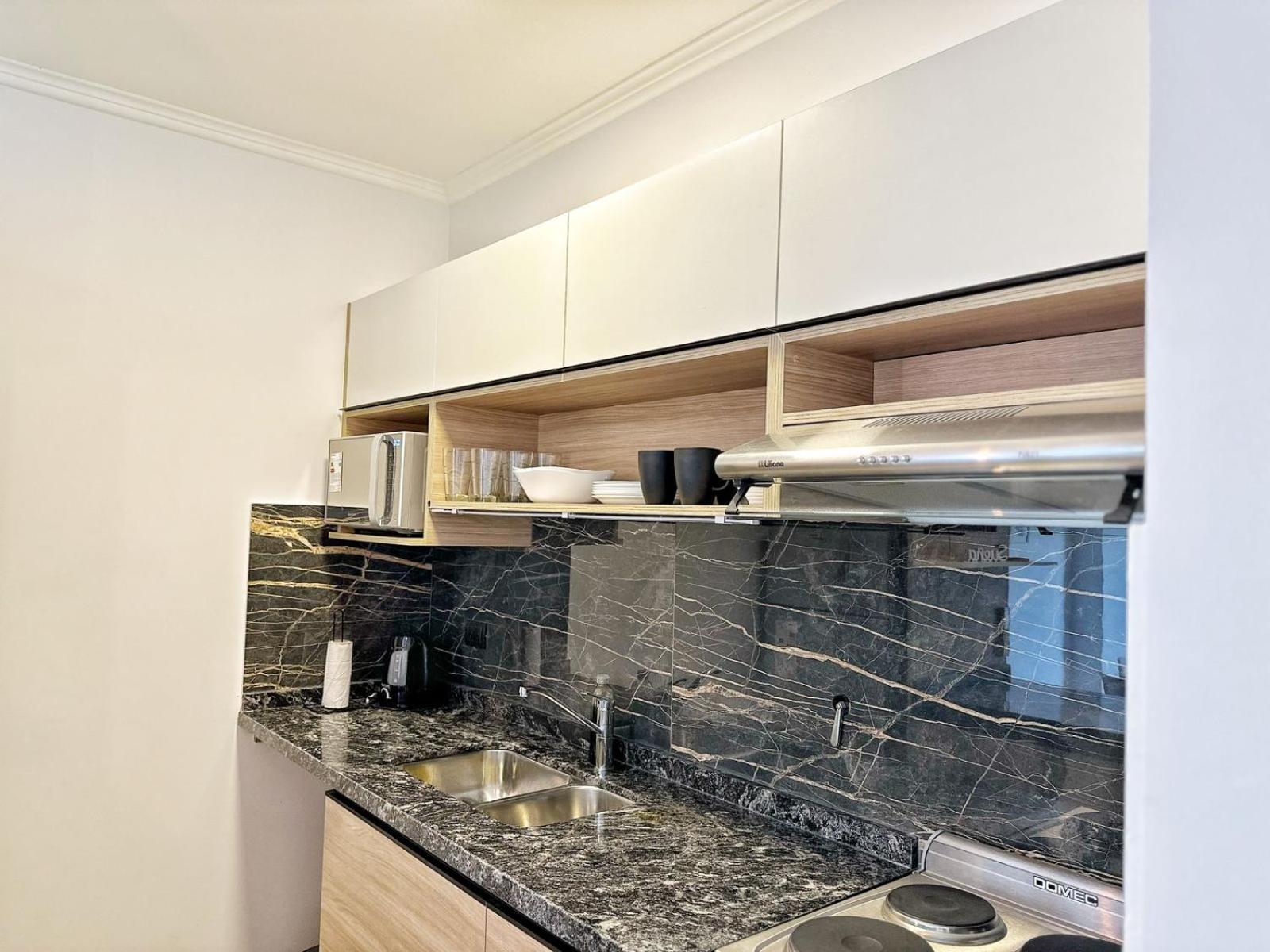 Constantino 6 Apartments