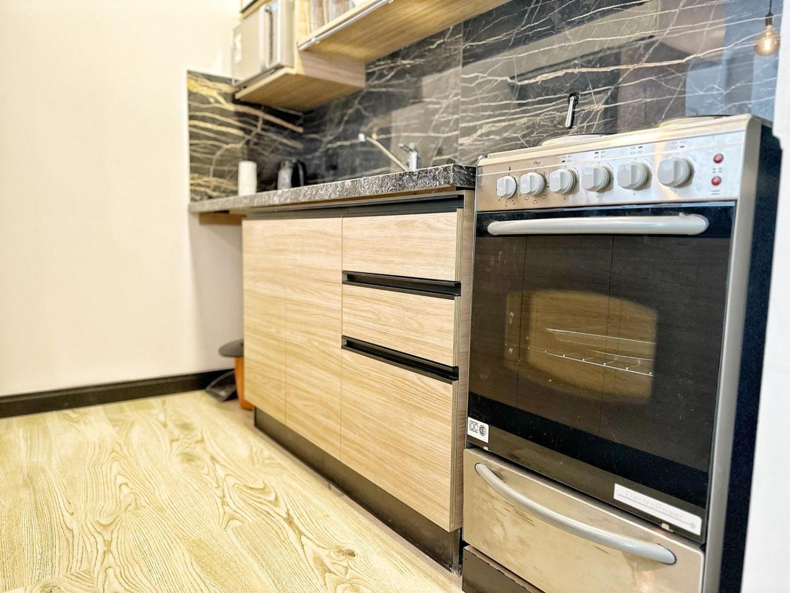 Constantino 6 Apartments
