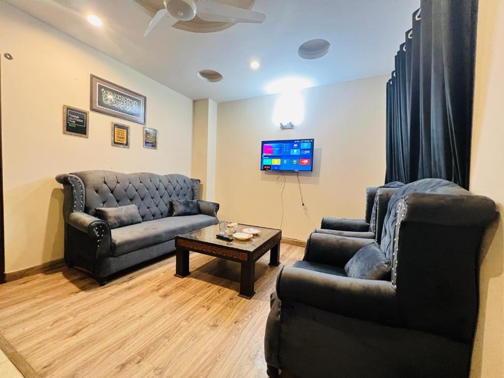 One Bedroom Furnished Apparent