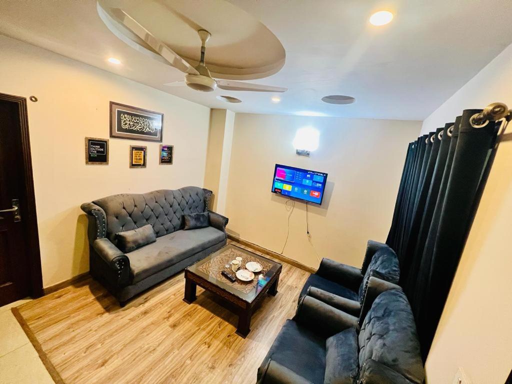 One Bedroom Furnished Apparent
