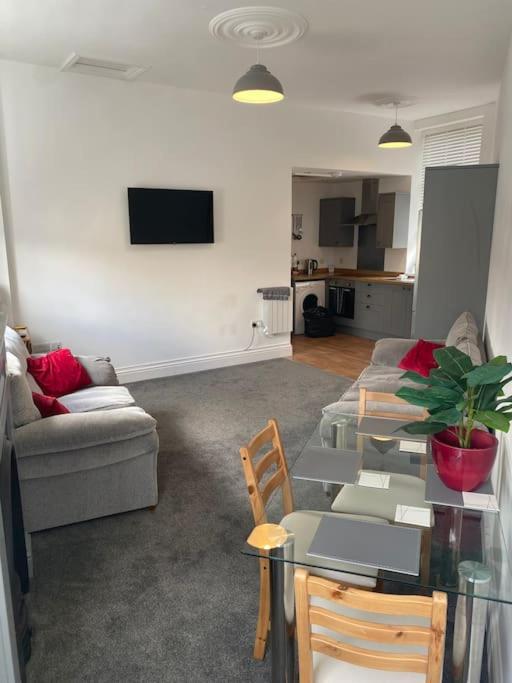 CLITHEROE TOWN CENTRE MODERN 2 BED APARTMENT view 5