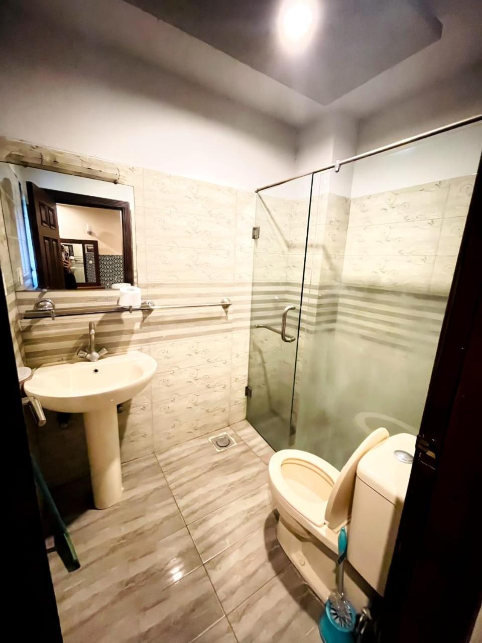One Bedroom Furnished Apparent