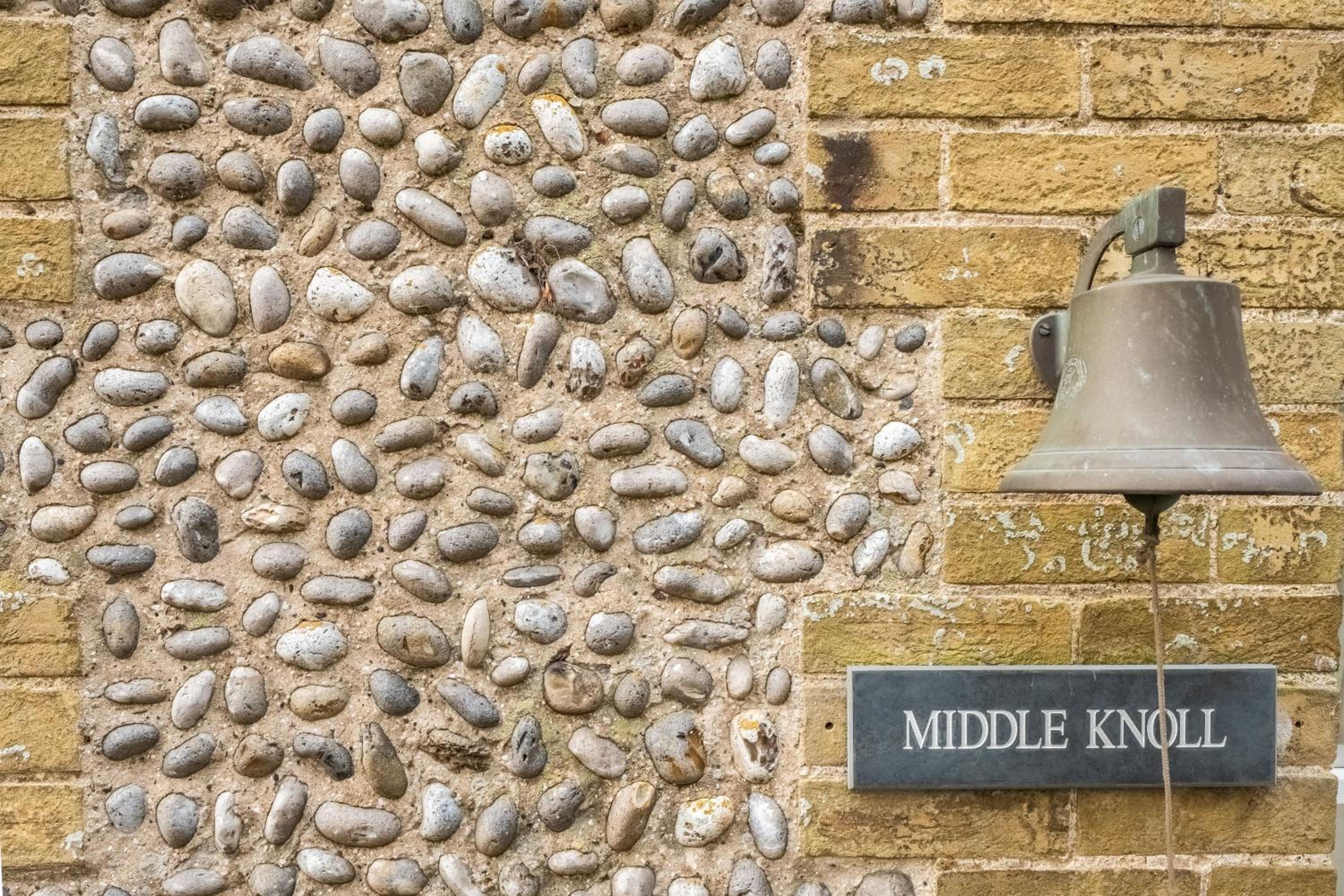 Middle Knoll