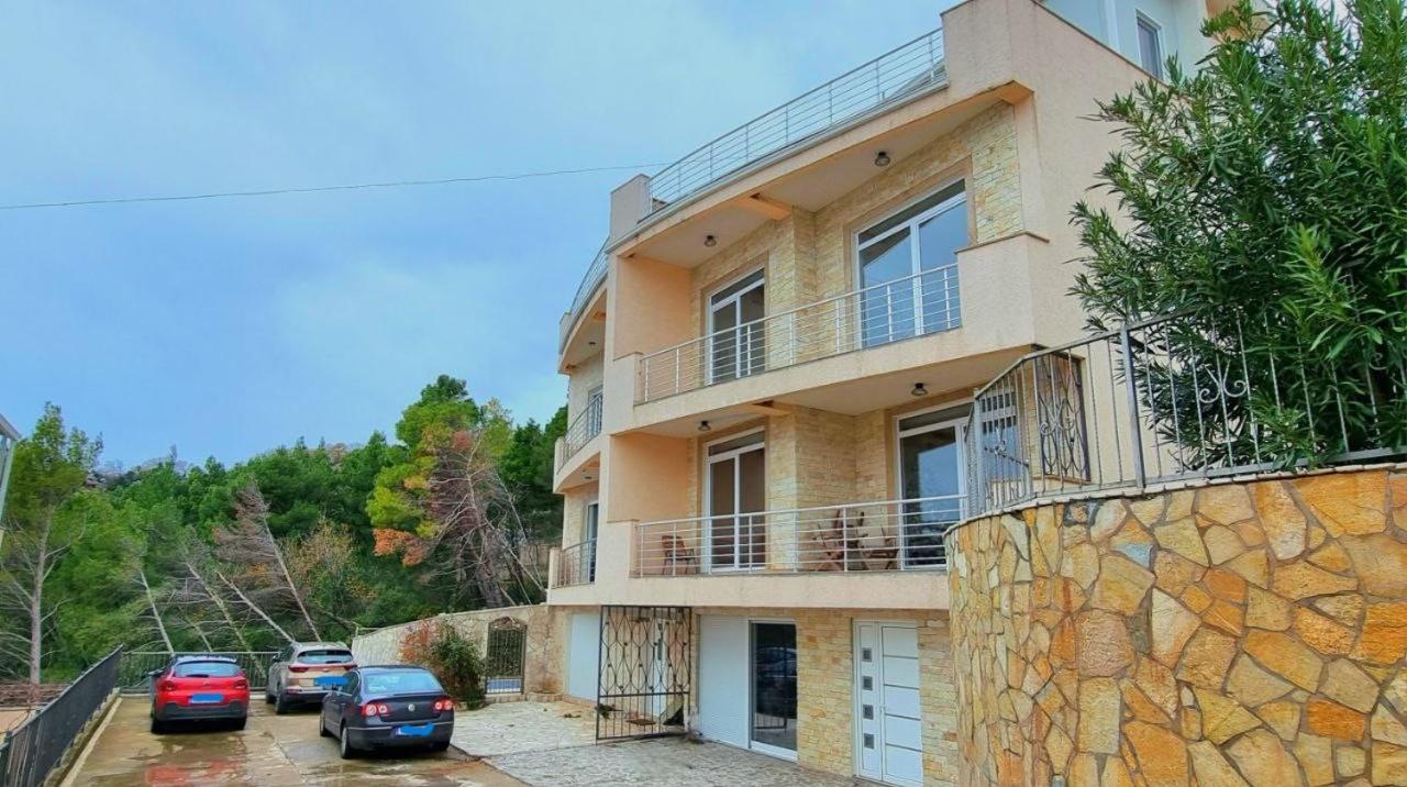 Pines & Waves Spacious House with the Sea View view 3