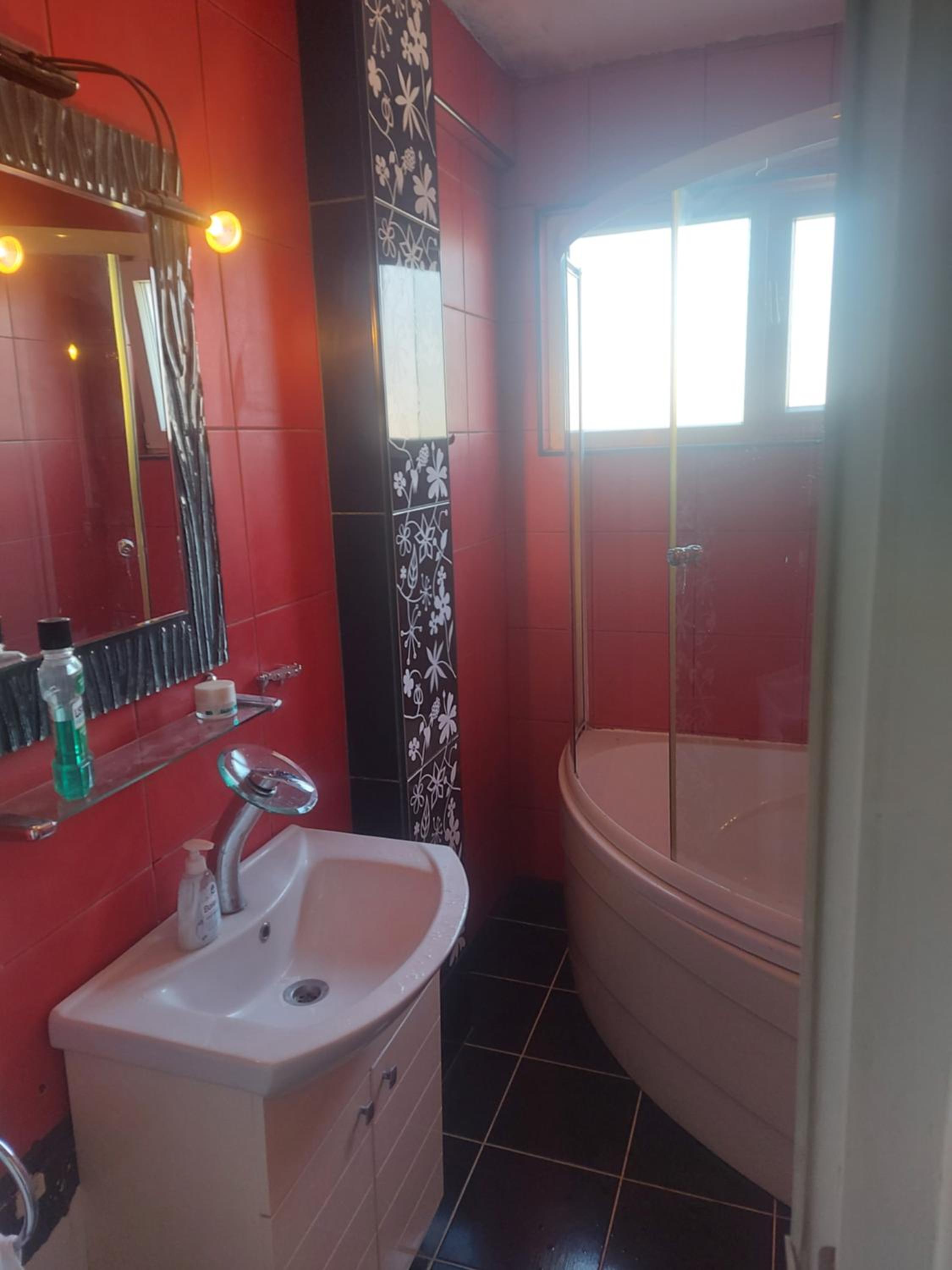 Hana's Luxury apartment view 5